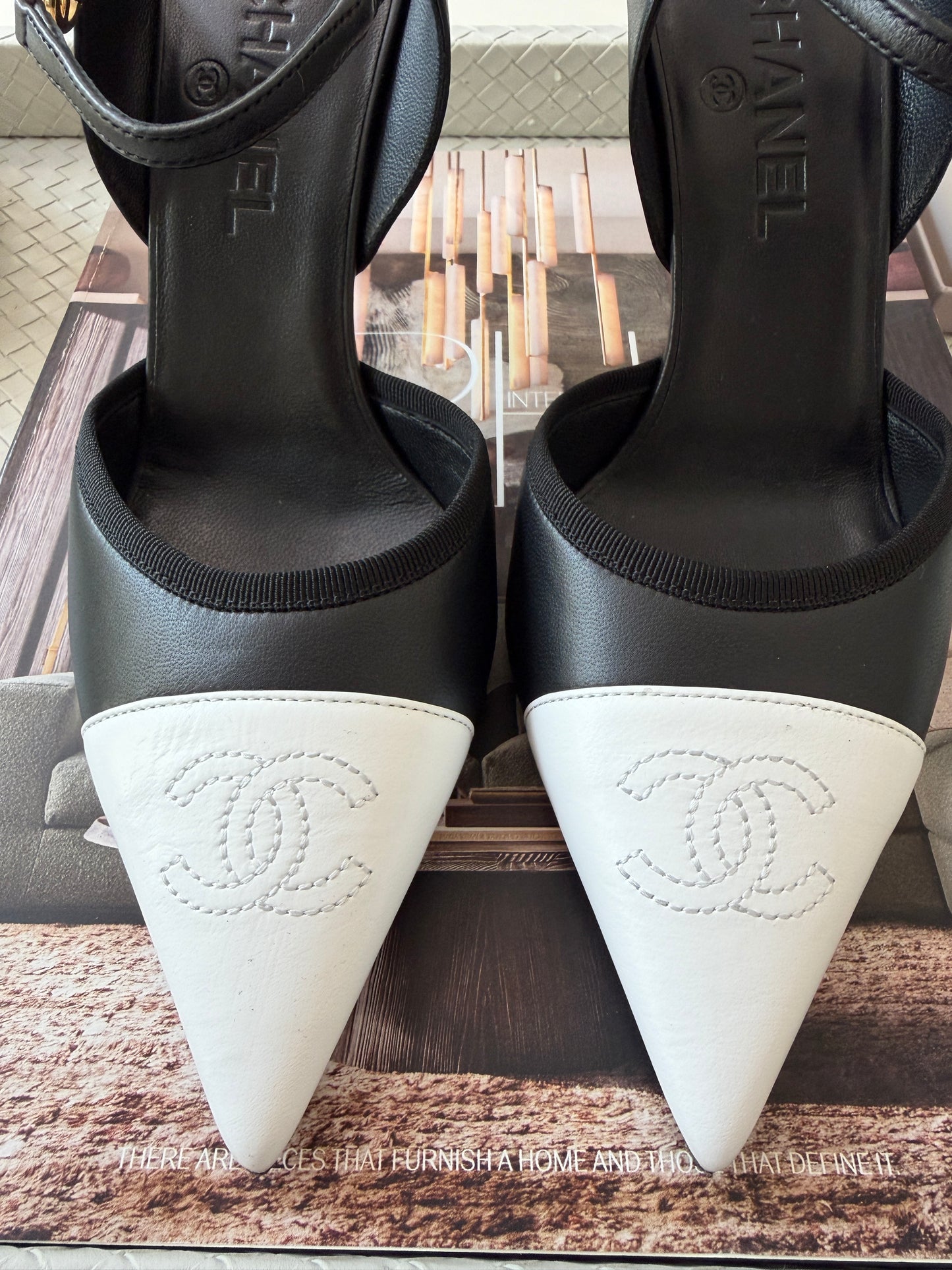 CHANEL SS 2026 BLAZY BLACK WHITE TOE LEATHER CC LOGO HEELS SHOES PUMPS SLINGBACKS