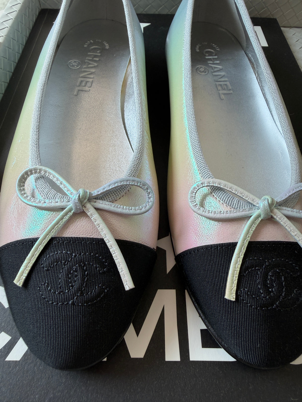 Chanel 26K Pearl White Silver Iridescent Black Cap Toe Ballet Ballerina Flats