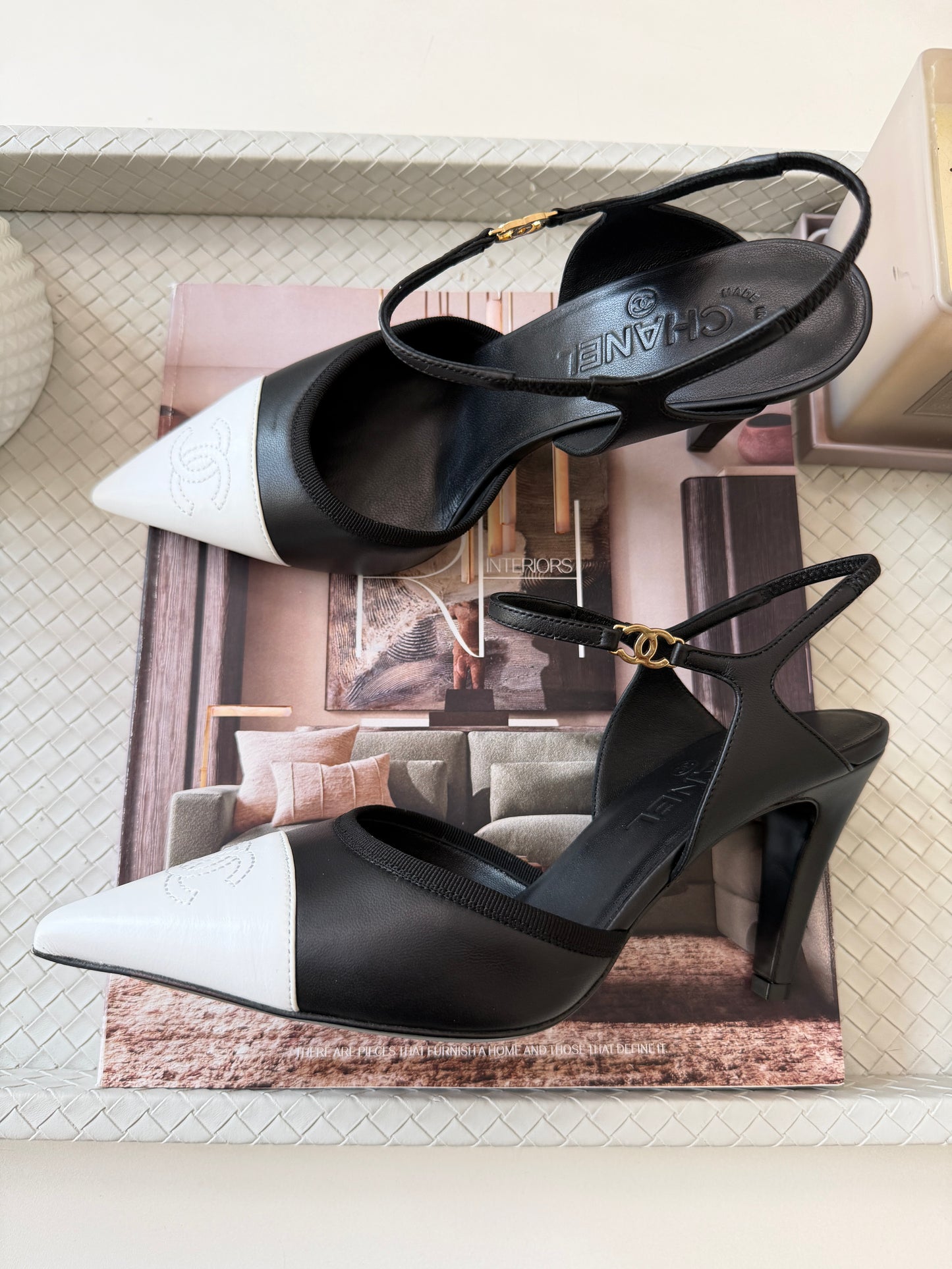 CHANEL SS 2026 BLAZY BLACK WHITE TOE LEATHER CC LOGO HEELS SHOES PUMPS SLINGBACKS