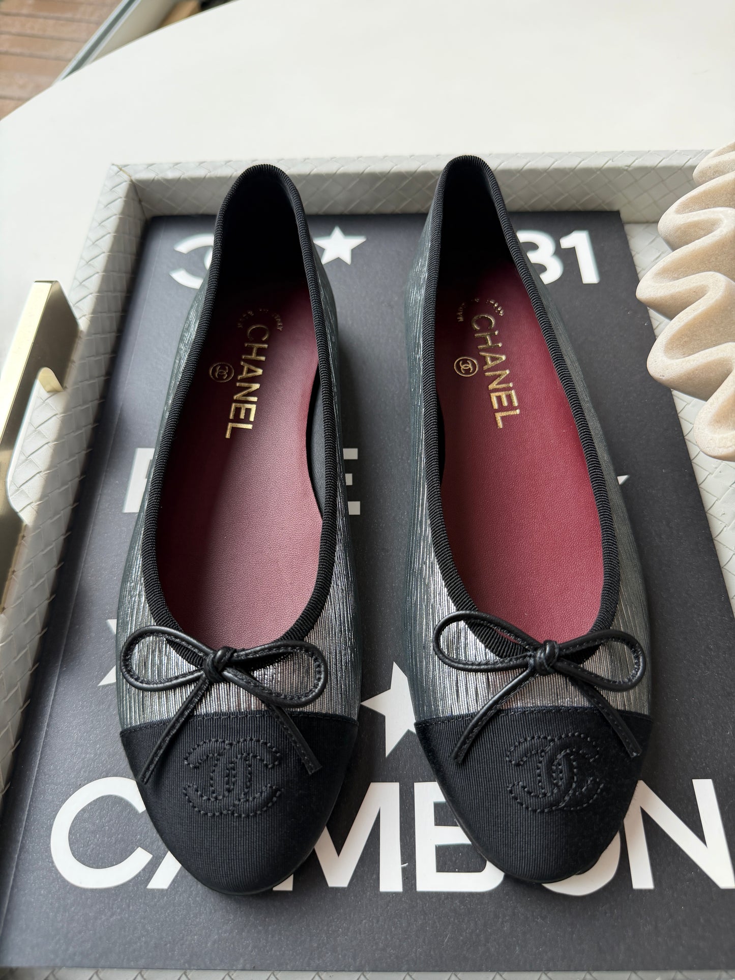 CHANEL SILVER BLACK GROSGRAIN CC LOGO CAP TOE 2026 BALLERINA BALLET FLATS