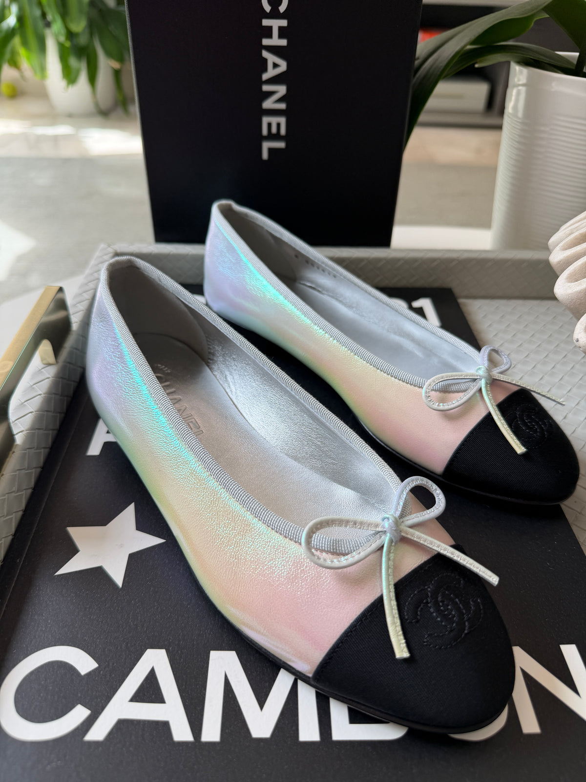 Chanel 26K Pearl White Silver Iridescent Black Cap Toe Ballet Ballerina Flats