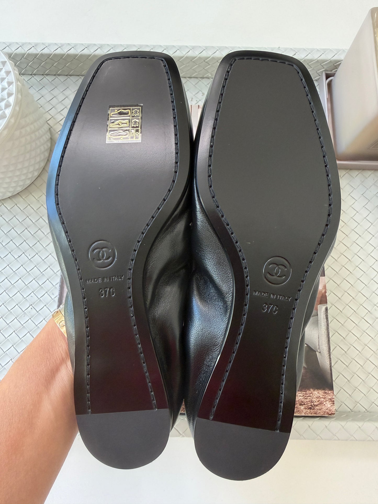 Chanel SS 26 Blazy Black Lambskin Square Toe CC Logo Turn-lock Crunchy Ballet Flats