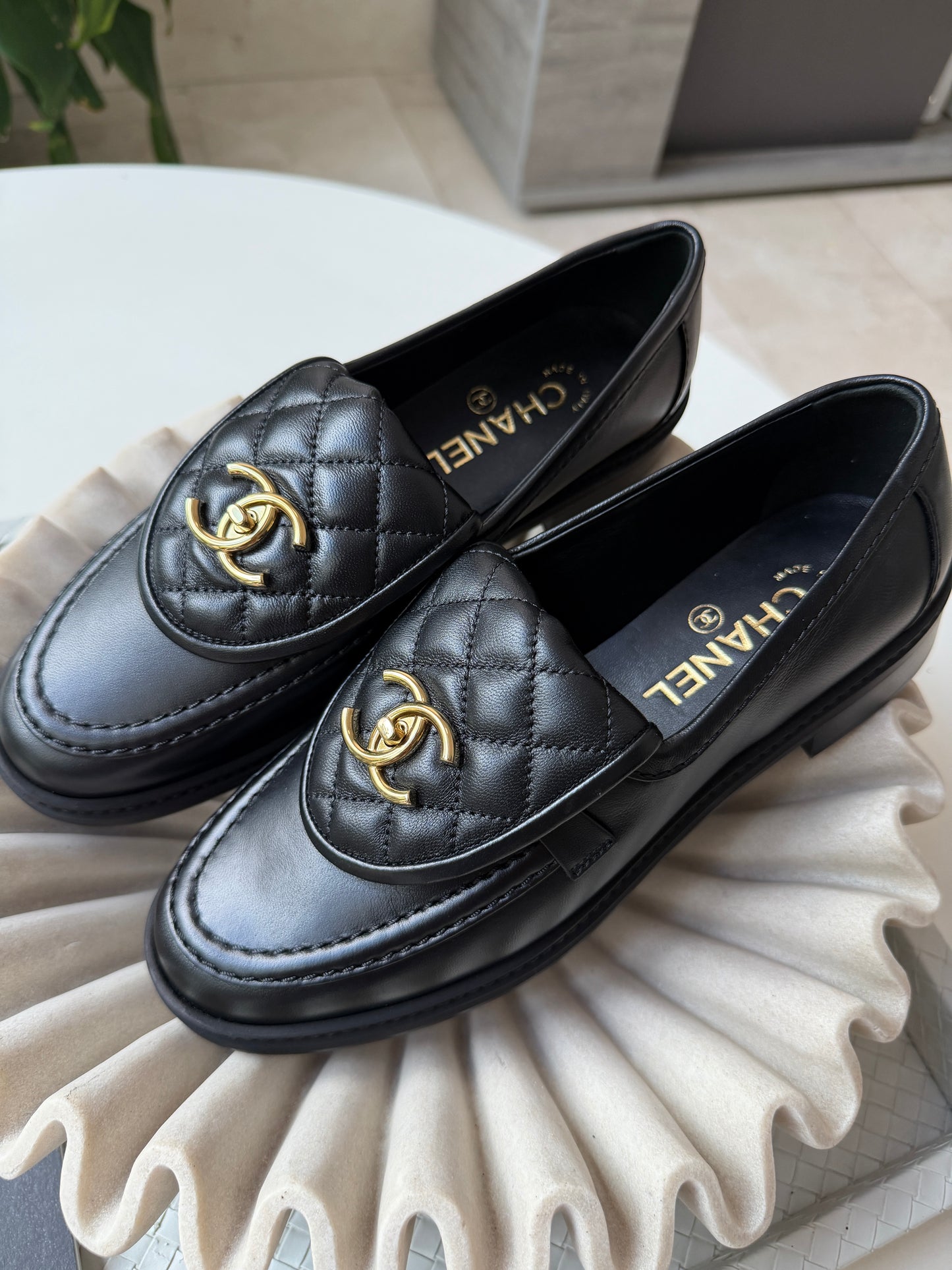 CHANEL BLACK LEATHER LOAFERS MOCCASINS OXFORD GOLD CC TURNLOCK LOGO QUILTED FLATS