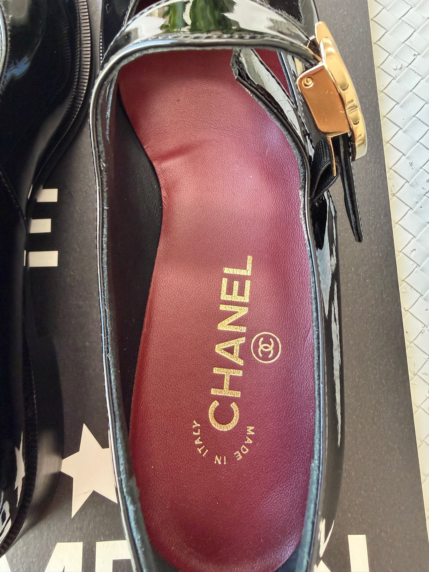 CHANEL 26B BLACK PATENT LEATHER MARYJANES GOLD CC LOGO ADJUSTABLE LOCK FLATS