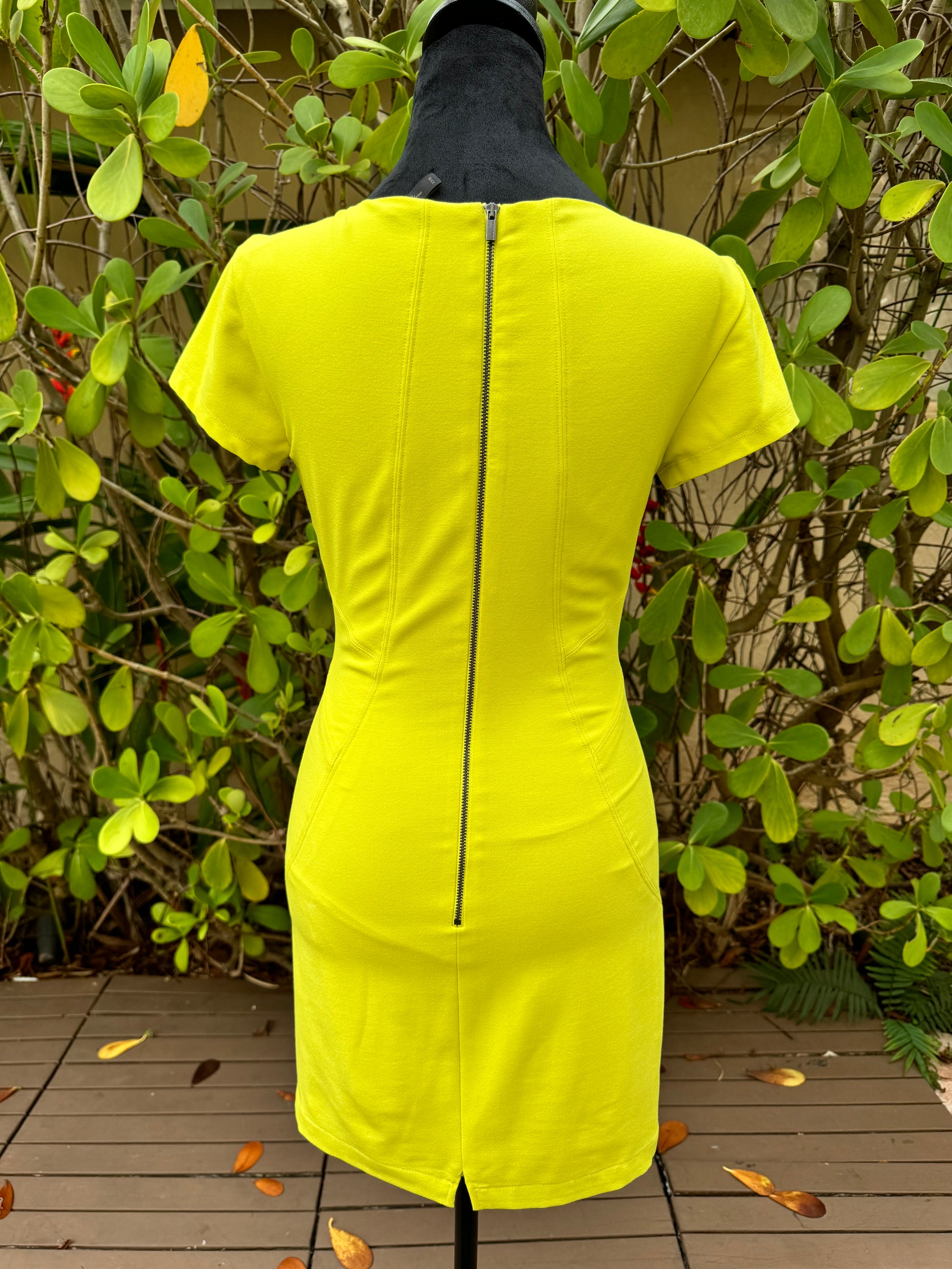 BCBG Maxazria Chloe Dark Lime Yellow Green Short Mini Dress Pre-Owned Miami Lux Boutique BCBG Maxazria Chloe Dark Lime Yellow Green Short Mini Dress Pre-Owned Miami Lux Boutique