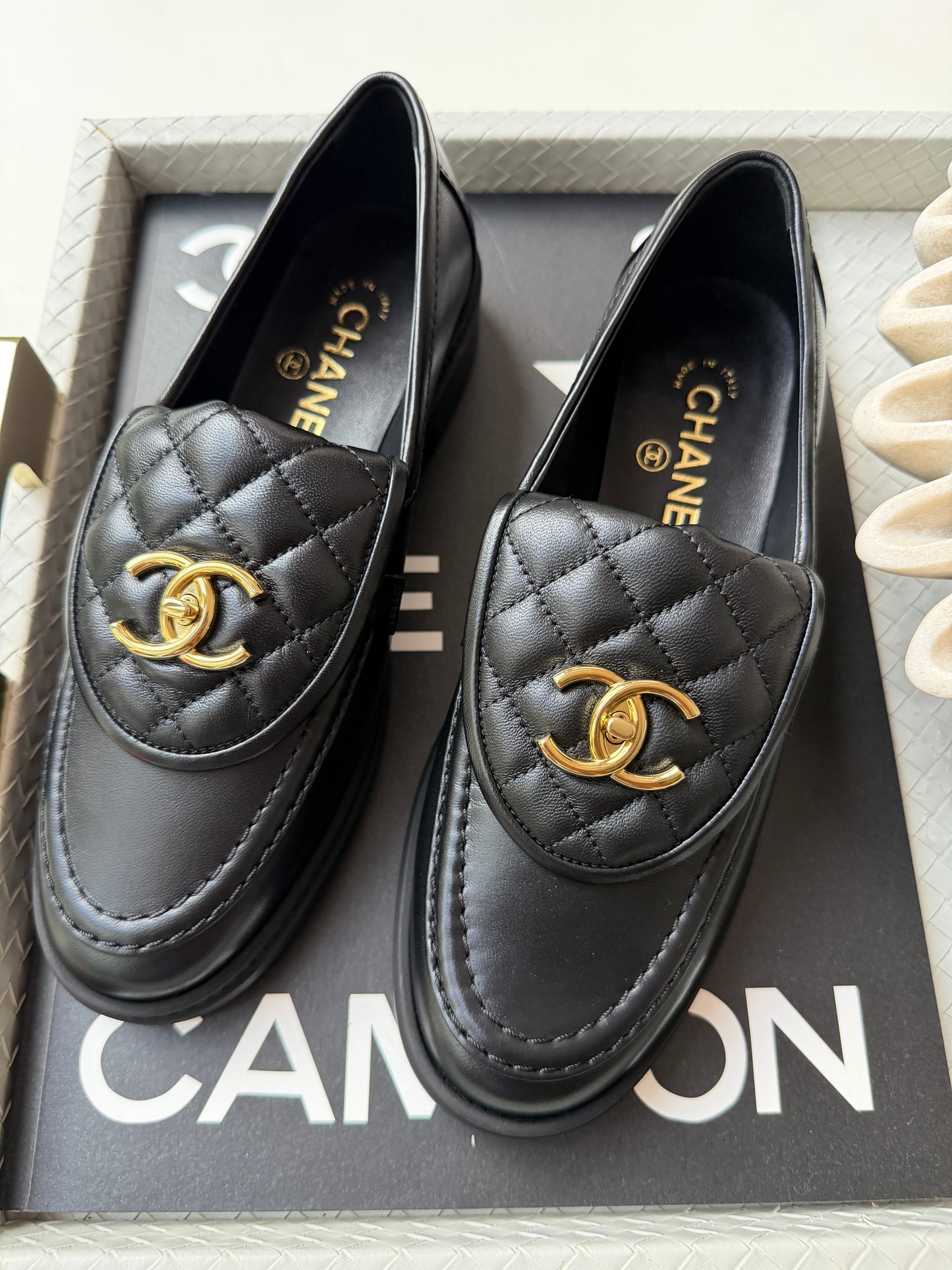 CHANEL BLACK LEATHER LOAFERS MOCCASINS OXFORD GOLD CC TURNLOCK LOGO QUILTED FLATS