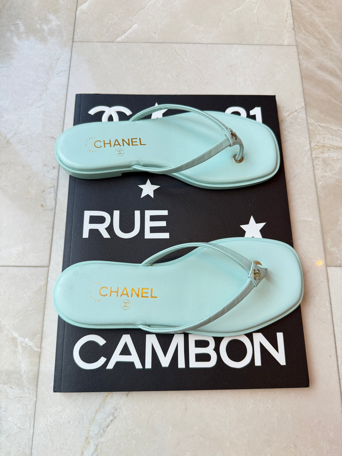 Chanel 2026 MÉTIERS D’ART Turquoise Leather Gold CC Logo Flip Flops Slides Flat Sandals Thongs