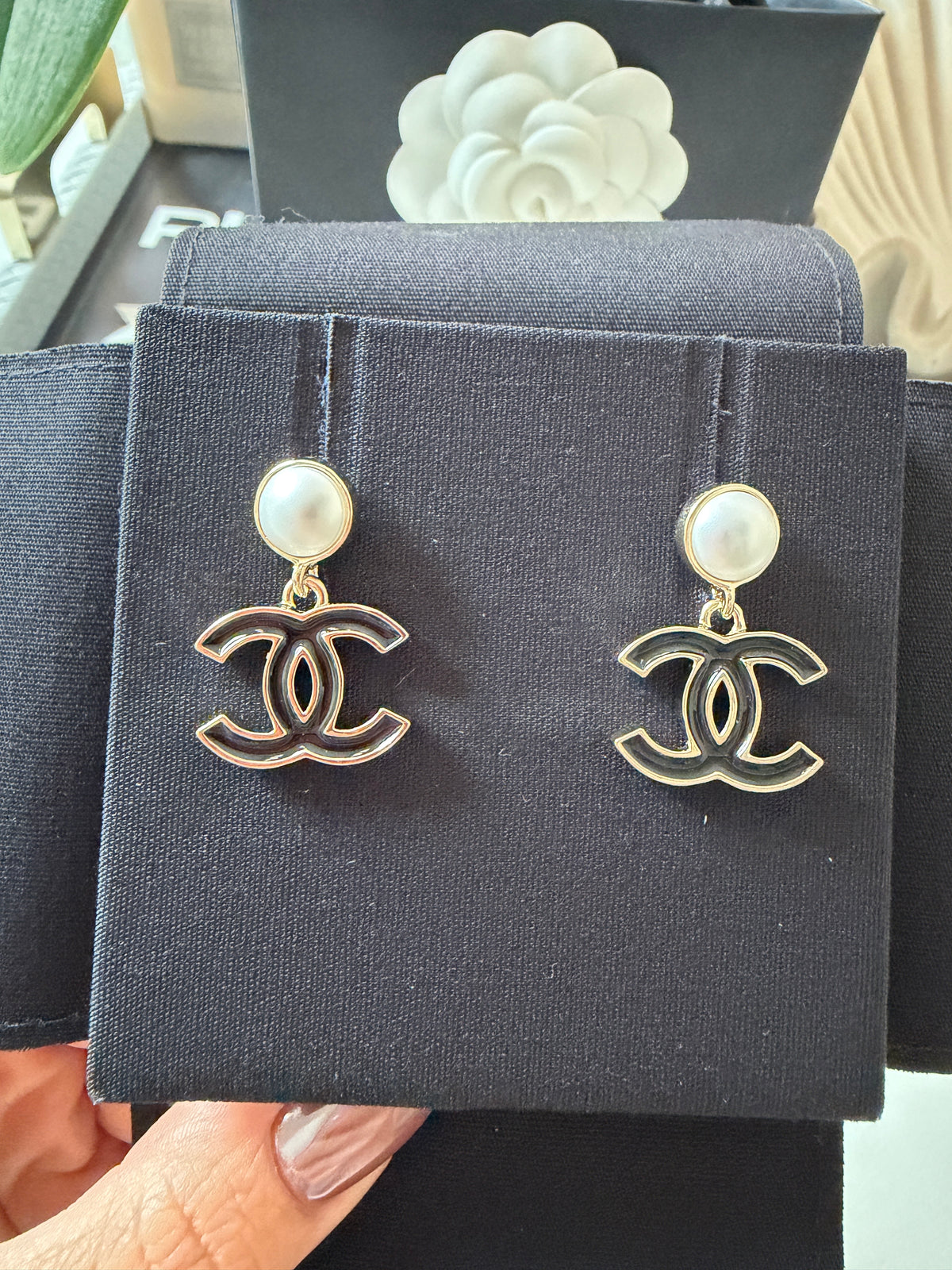 Chanel 26V CC Logo Black Metal Resin Gold Tone Stud White Pearl  Earrings Small