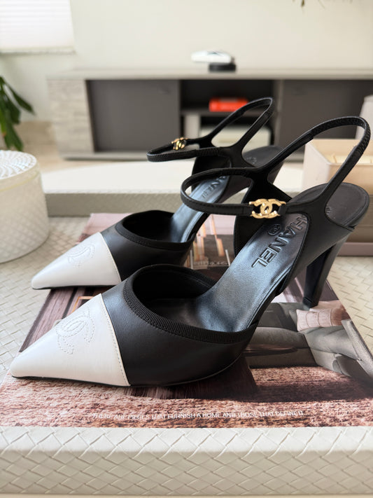 CHANEL SS 2026 BLAZY BLACK WHITE TOE LEATHER CC LOGO HEELS SHOES PUMPS SLINGBACKS
