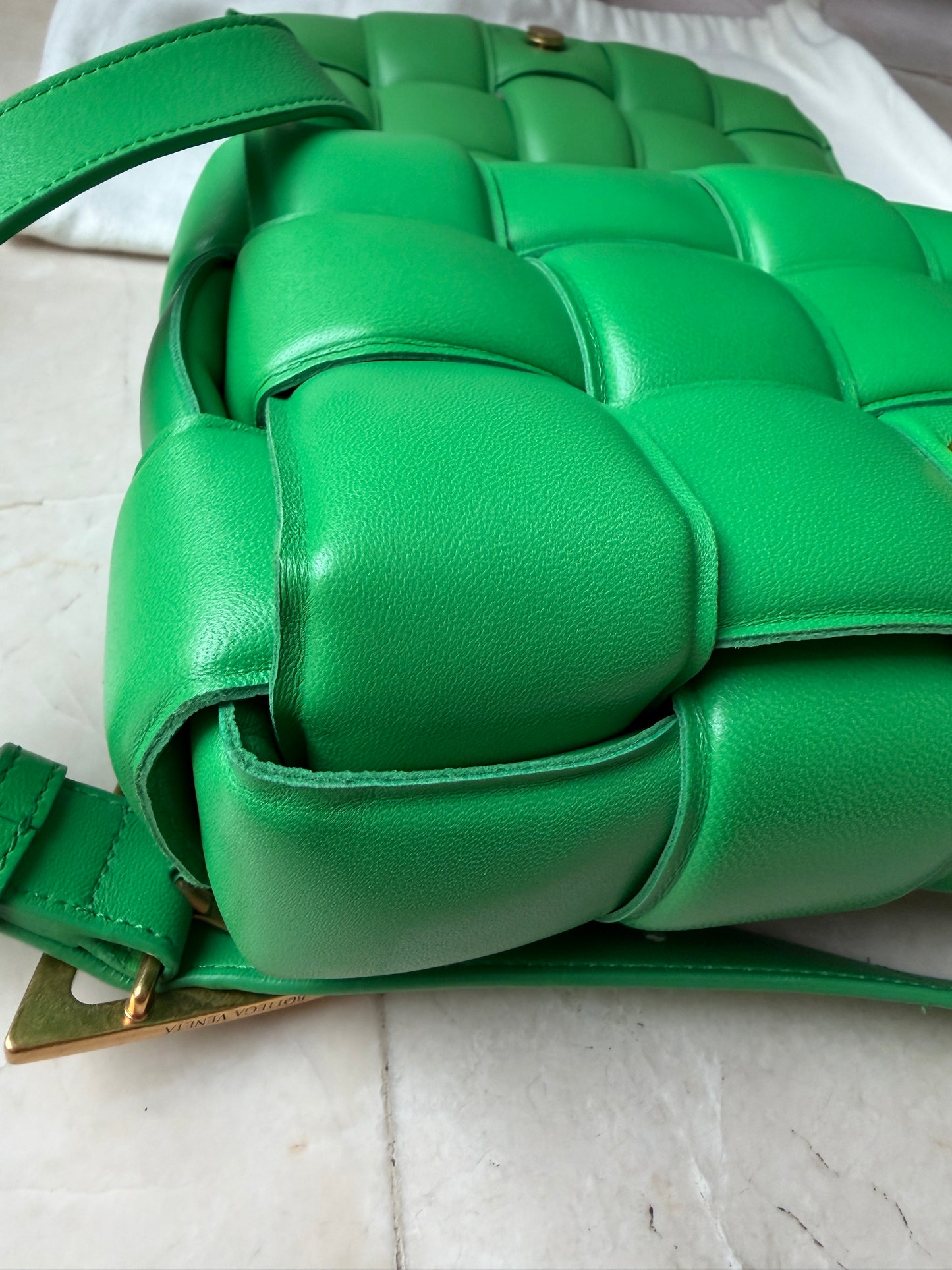 BOTTEGA VENETA PARAKEET GRASS GREEN INTRECCIATO PADDED CASSETTE BAG CROSSBODY HANDBAG
