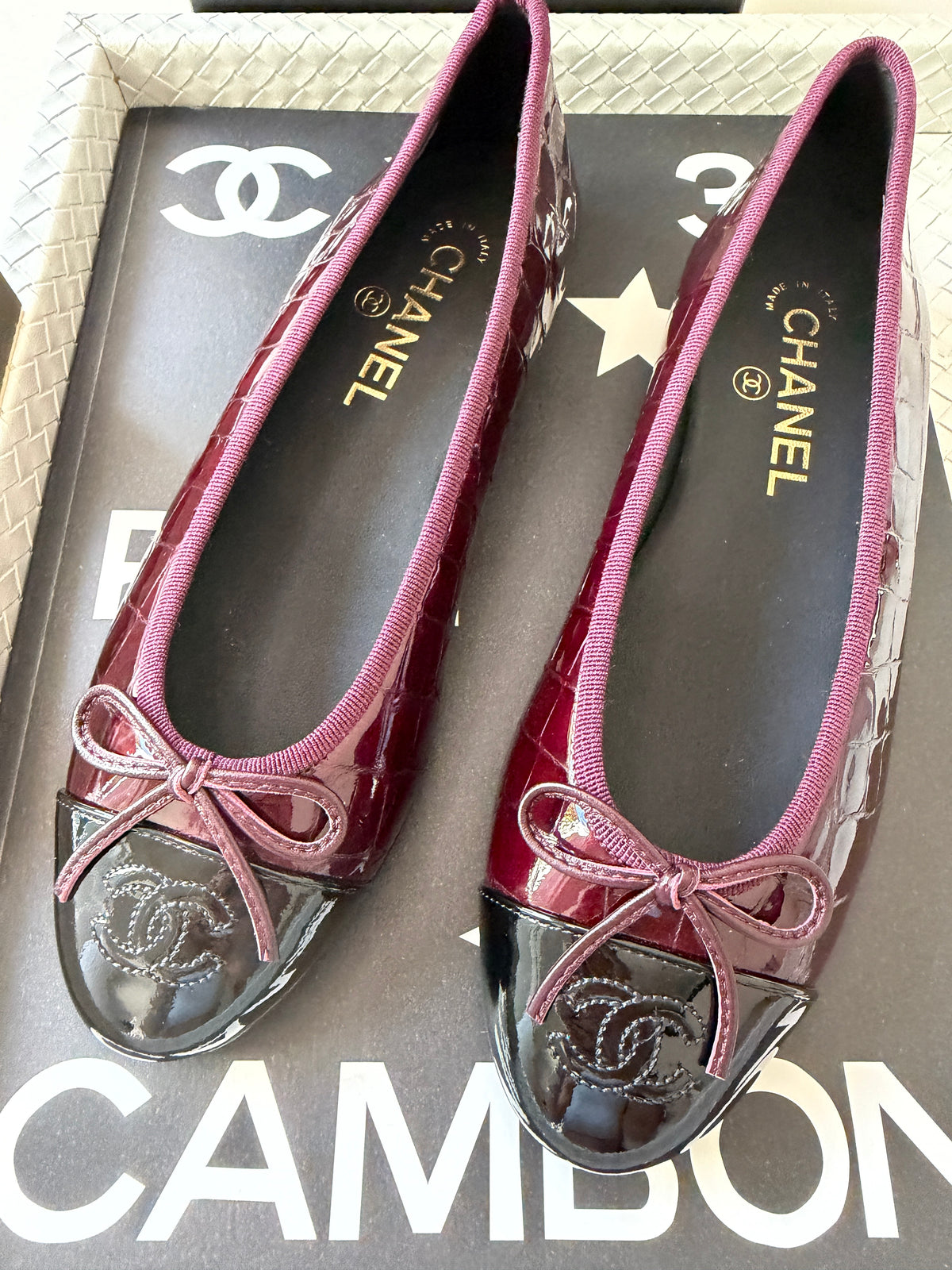 Chanel 26A Burgundy Croc Embossed Patent Metiers d’Art Black Cap Toe Ballet Ballerina Flats