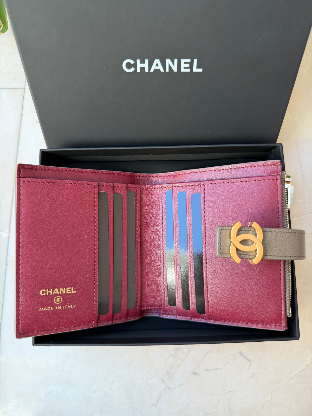 Chanel Metier’s d’Art 26A Bifold Dark Khaki Fonce Chèvre Leather Gold CC Logo Small Wallet Card Holder