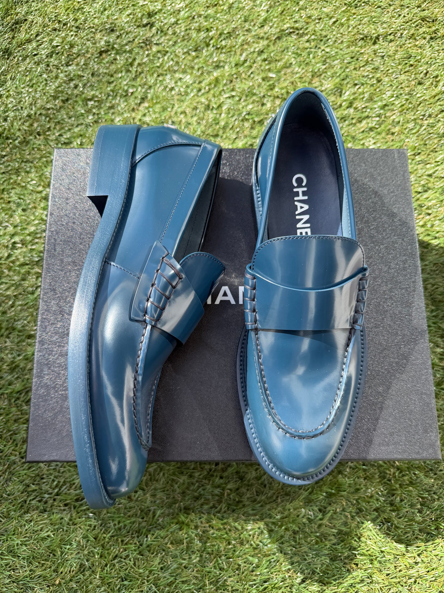 2023 CHANEL NAVY BLUE SHINY LEATHER SILVER LOGO LOAFERS OXFORD SHOES