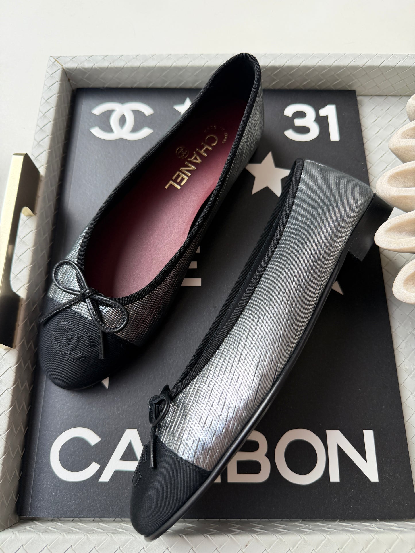 CHANEL SILVER BLACK GROSGRAIN CC LOGO CAP TOE 2026 BALLERINA BALLET FLATS