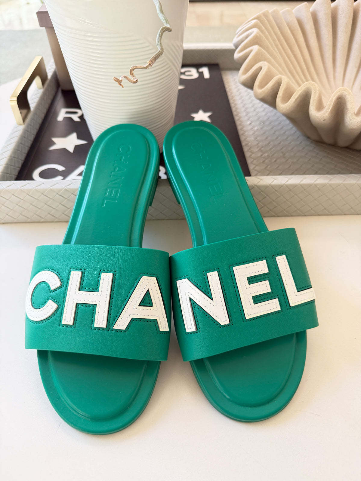 CHANEL CHA NEL LOGO GREEN LEATHER FLAT SHOES SLIDES MULES