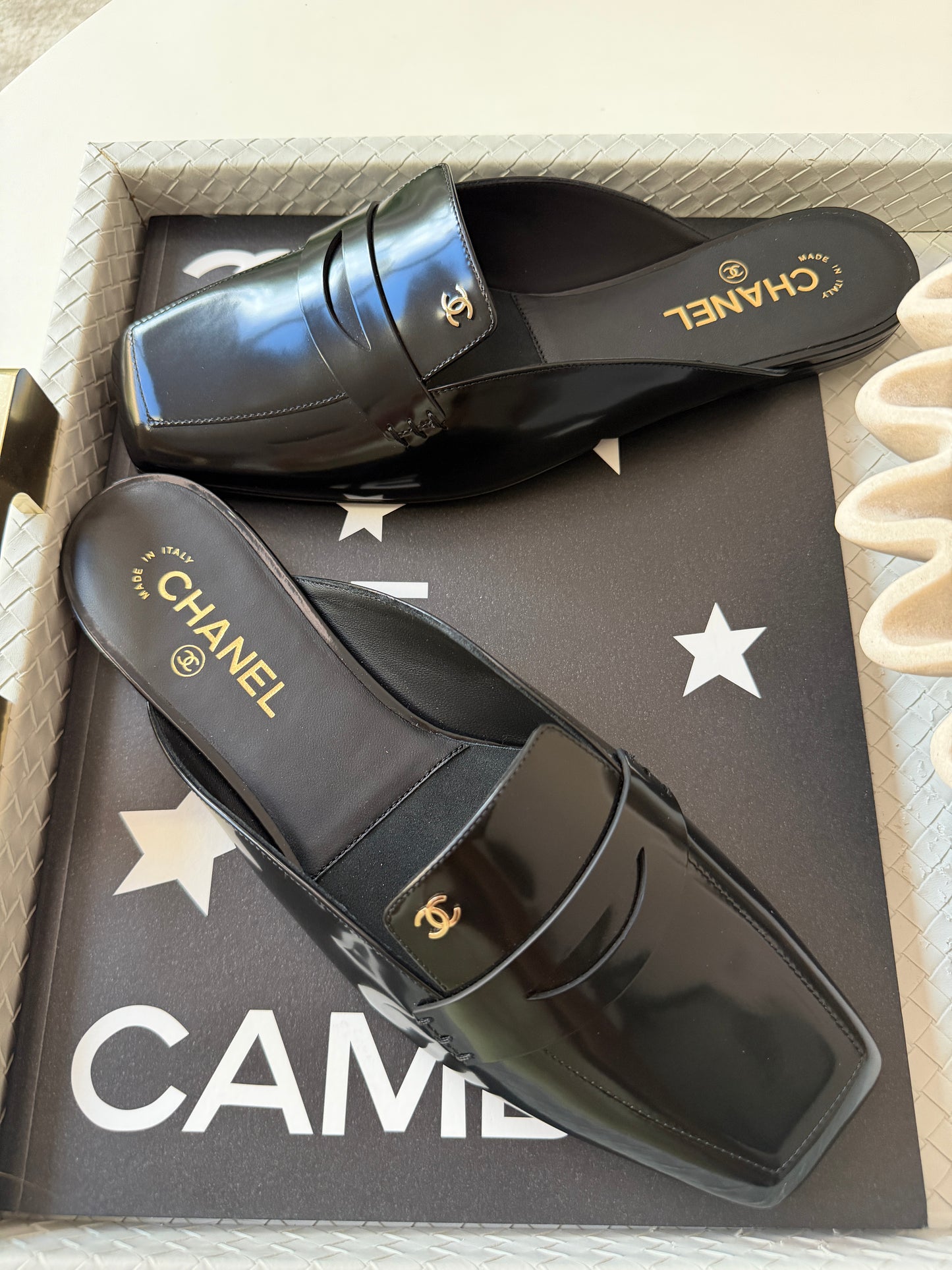 CHANEL F/W 2026 BLACK SHINY CALFSKIN LEATHER MULE LOAFERS  SQUARE TOE BLAZY MULES SLIDES