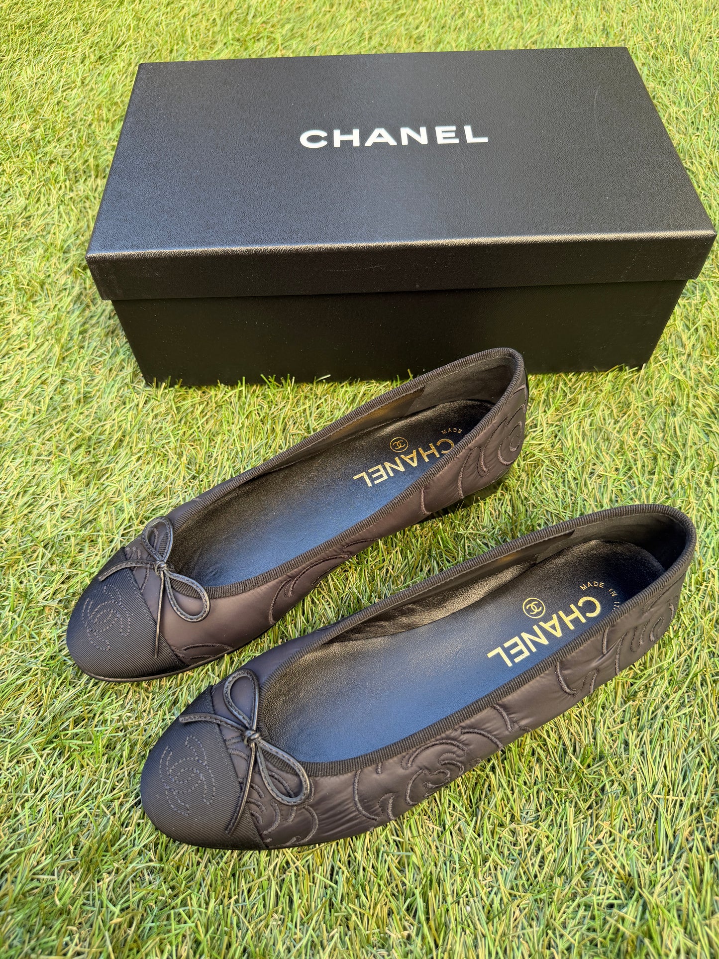 CHANEL CC LOGO CAMELLIA EMBOSSED BLACK NYLON BALLET BALLERINA FLATS CAP TOE
