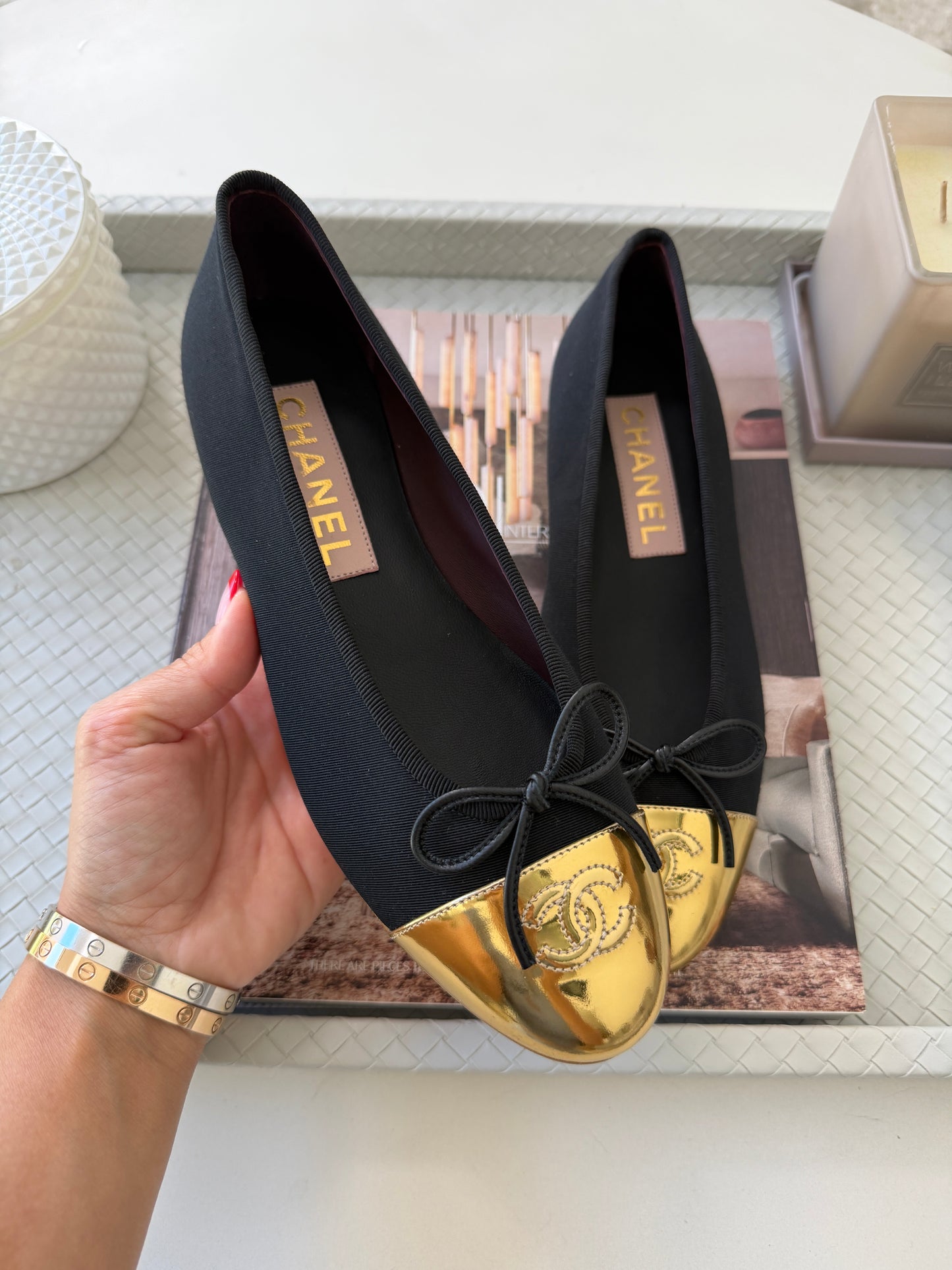 CHANEL GOLD METALLIC GROSGRAIN CC LOGO CAPTOE BLACK FABRIC BALLET FLATS SHOES