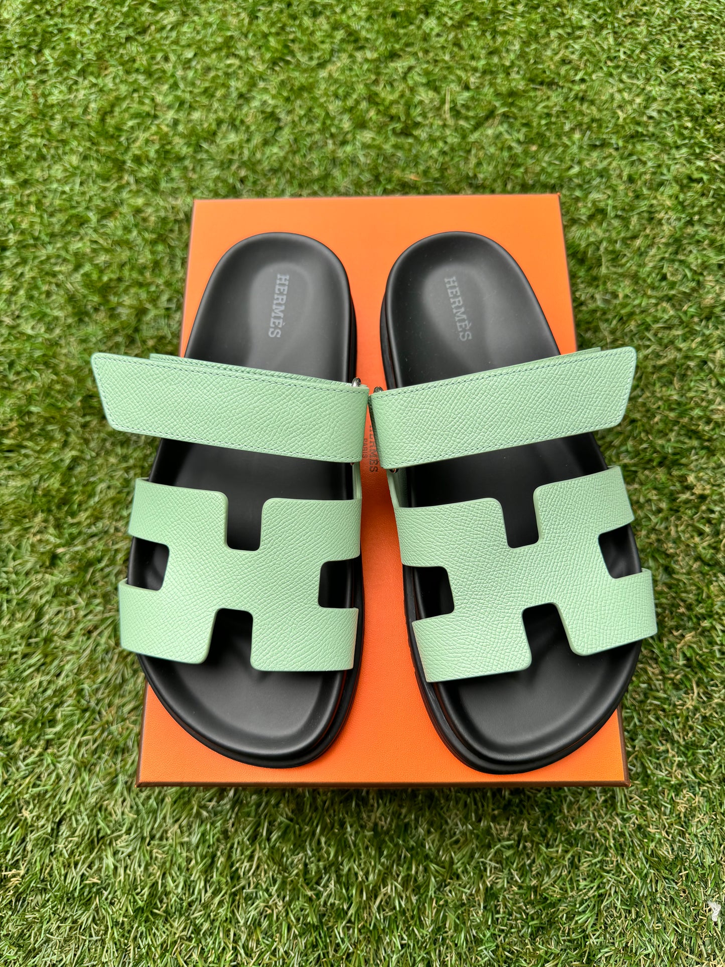 HERMES H CHYPRE GREEN VERT JADE EPSOM LEATHER SANDALS SHOES FLAT SLIDES