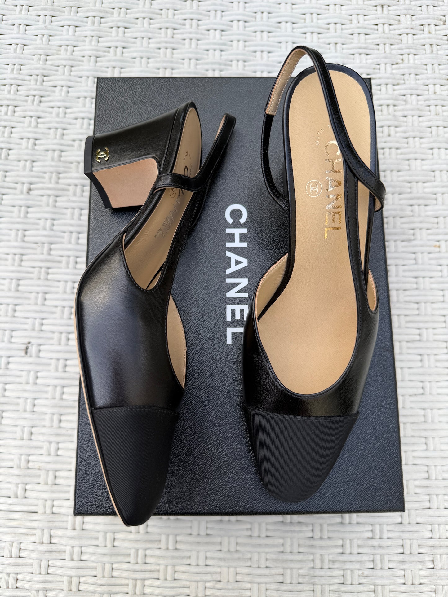CHANEL CLASSIC CC LOGO BLACK LEATHER SLINGBACK LOW HEELS SLINGBACKS CAP TOE