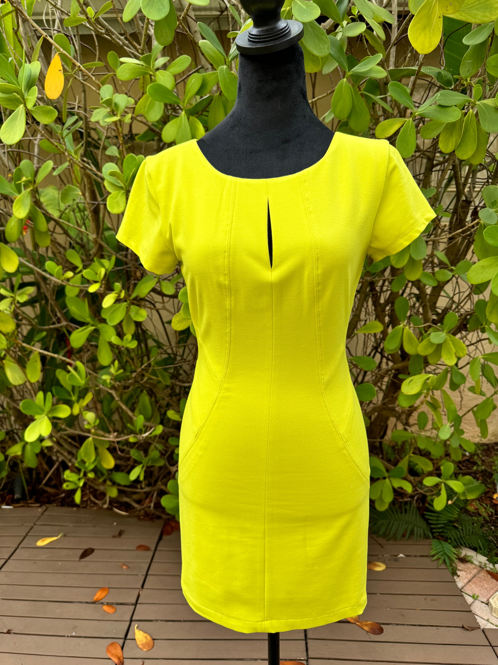 BCBG Maxazria Chloe Dark Lime Yellow Green Short Mini Dress Pre-Owned BCBG Maxazria Chloe Dark Lime Yellow Green Short Mini Dress Pre-Owned