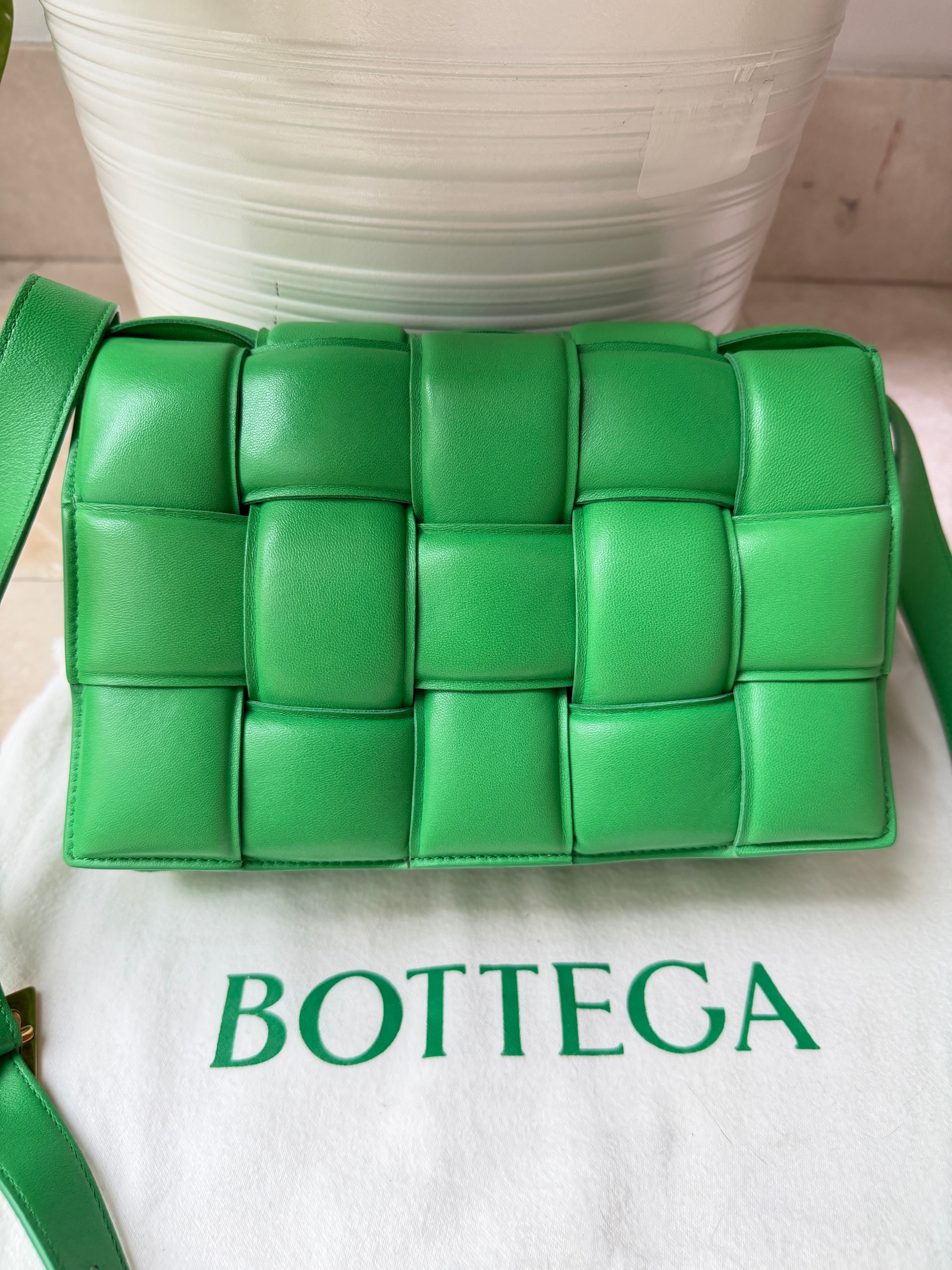 Bottega Veneta ライムグリーン シリコンケース Bottega Veneta ライムグリーン シリコンケース
