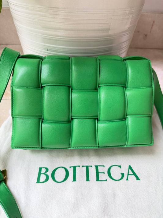 BOTTEGA VENETA PARAKEET GRASS GREEN INTRECCIATO PADDED CASSETTE BAG CROSSBODY HANDBAG