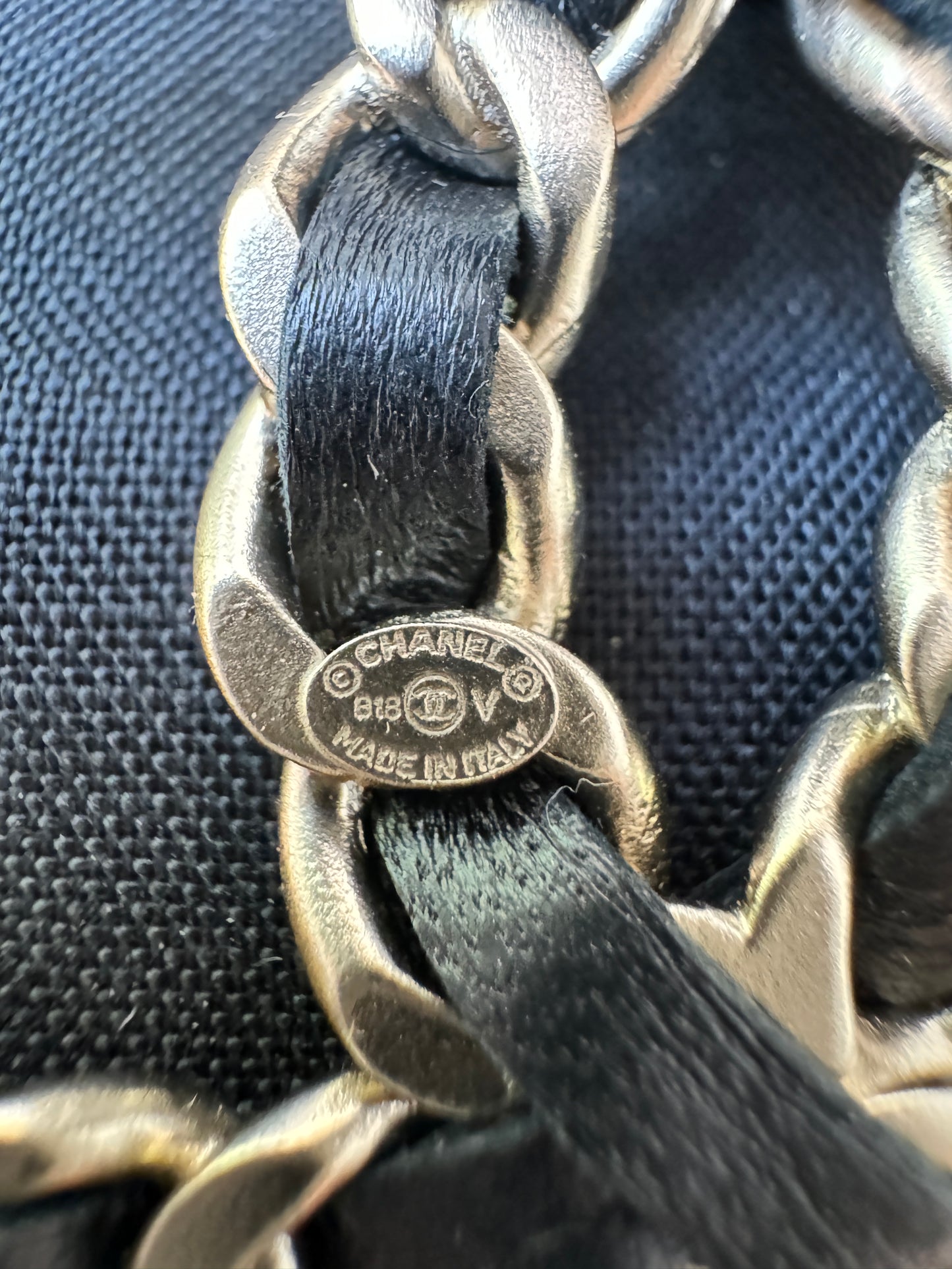 CHANEL 18V CLASSIC GOLD TONE LARGE BIG CC LOGO CHAIN BLACK LEATHER BROOCH PIN