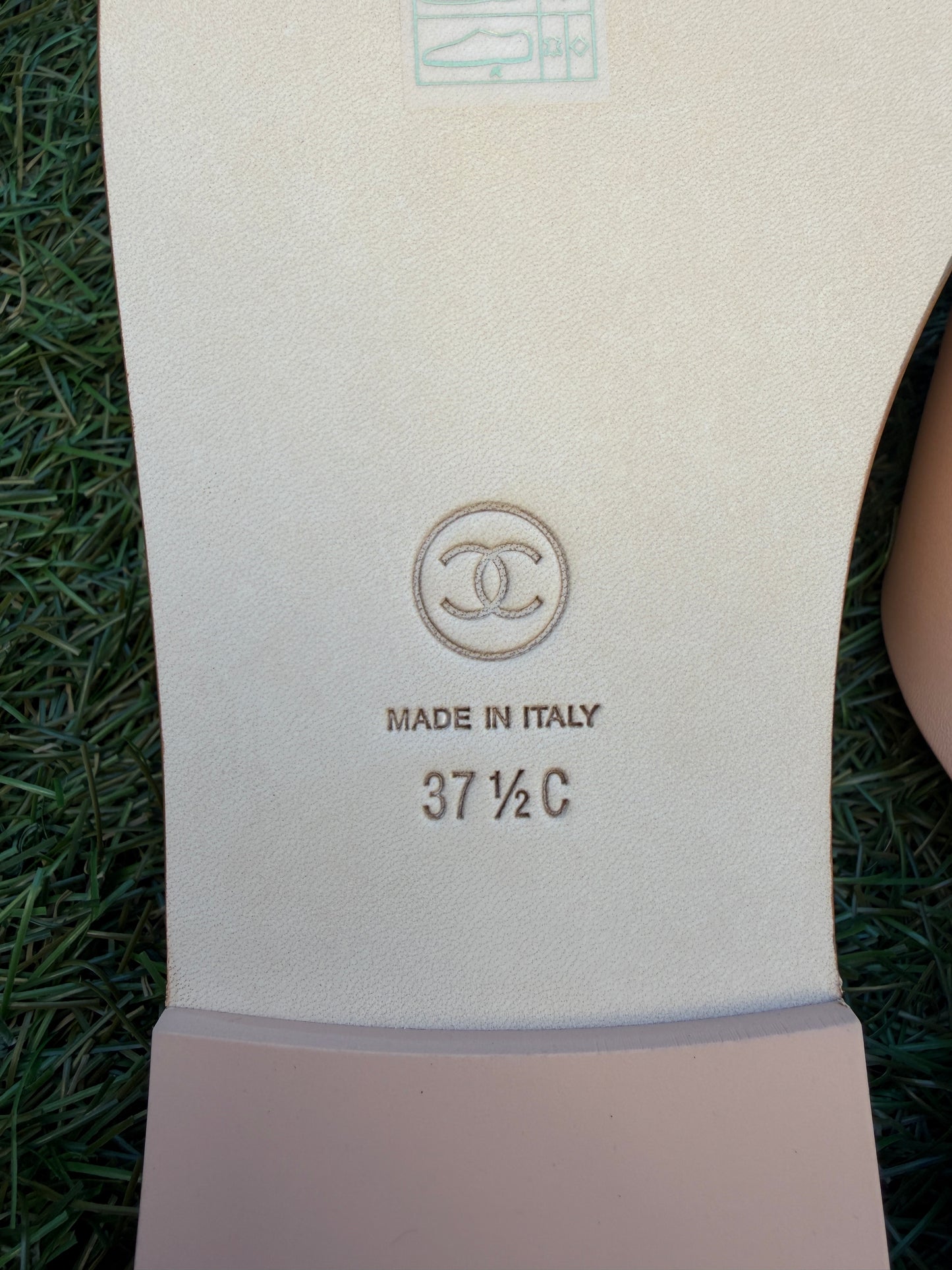 CHANEL GOLD CHAIN CC LOGO BEIGE LEATHER FLAT SHOES FLIP FLOP SANDALS MULES