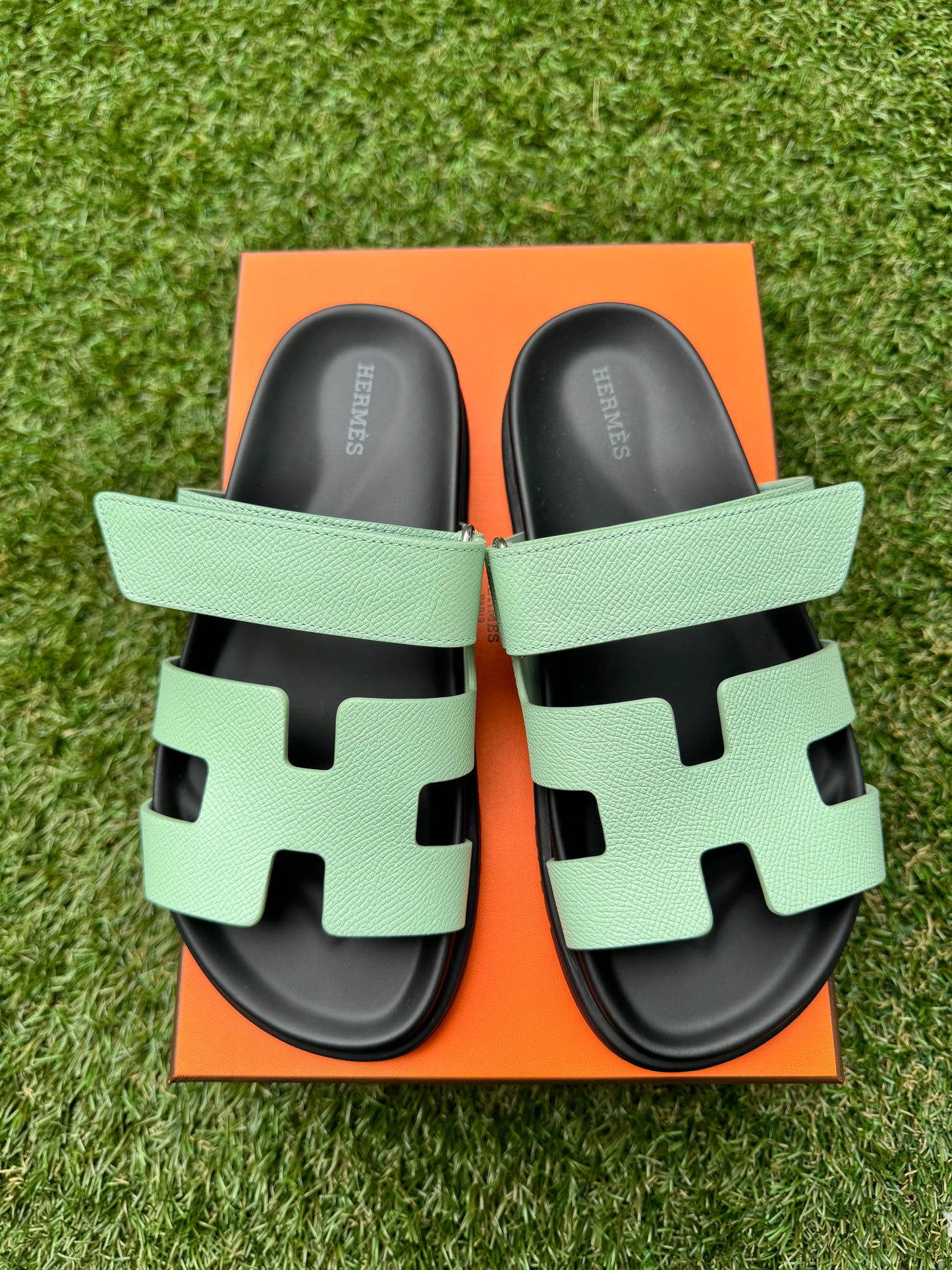 HERMES H CHYPRE GREEN VERT JADE EPSOM LEATHER SANDALS SHOES FLAT SLIDES