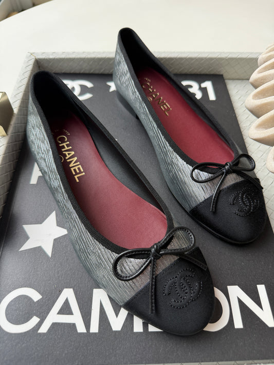 CHANEL SILVER BLACK GROSGRAIN CC LOGO CAP TOE 2026 BALLERINA BALLET FLATS