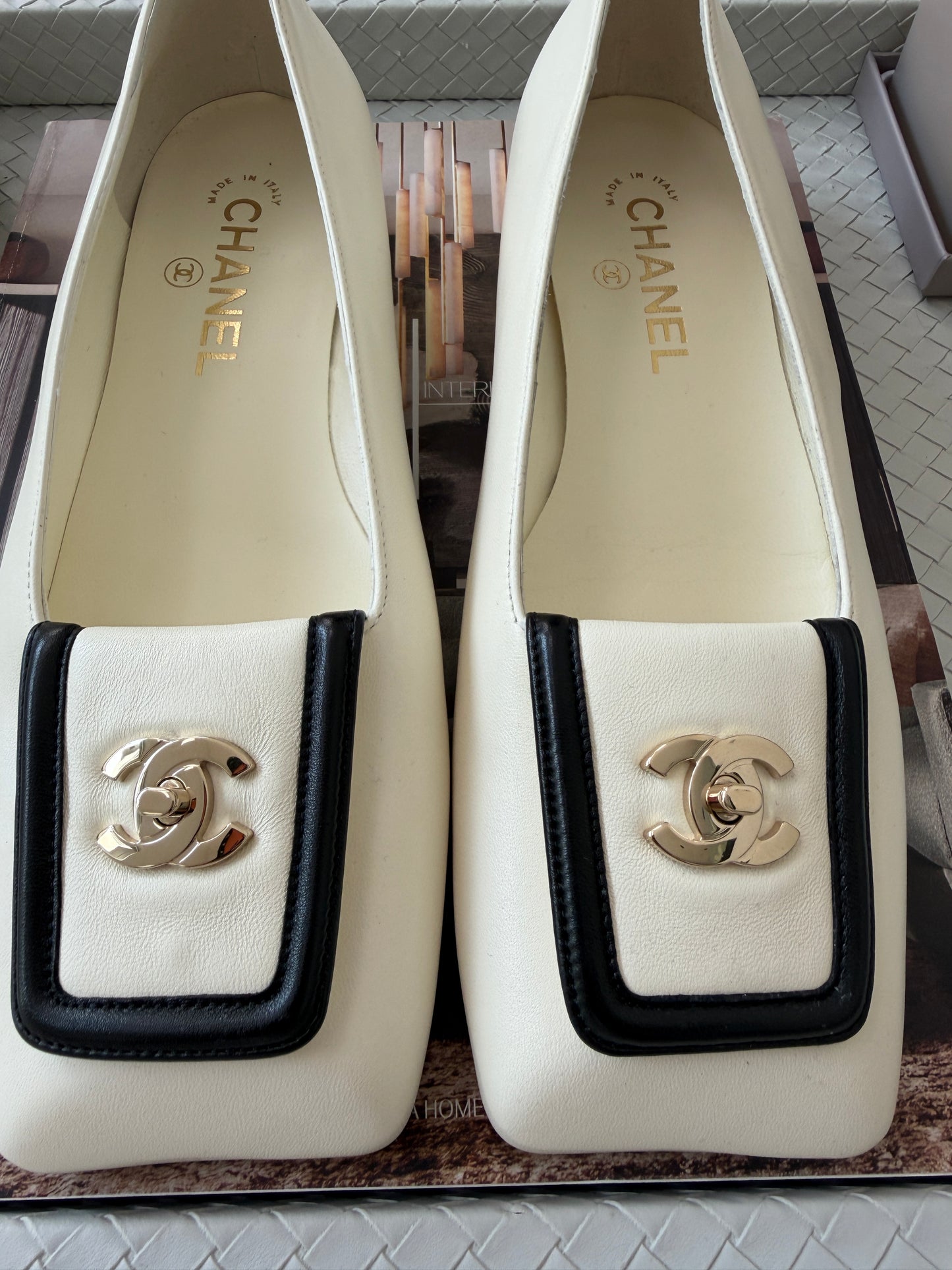 Chanel SS 26 Blazy Ivory Lambskin Square Toe CC Logo Turn-lock Ballet Flats
