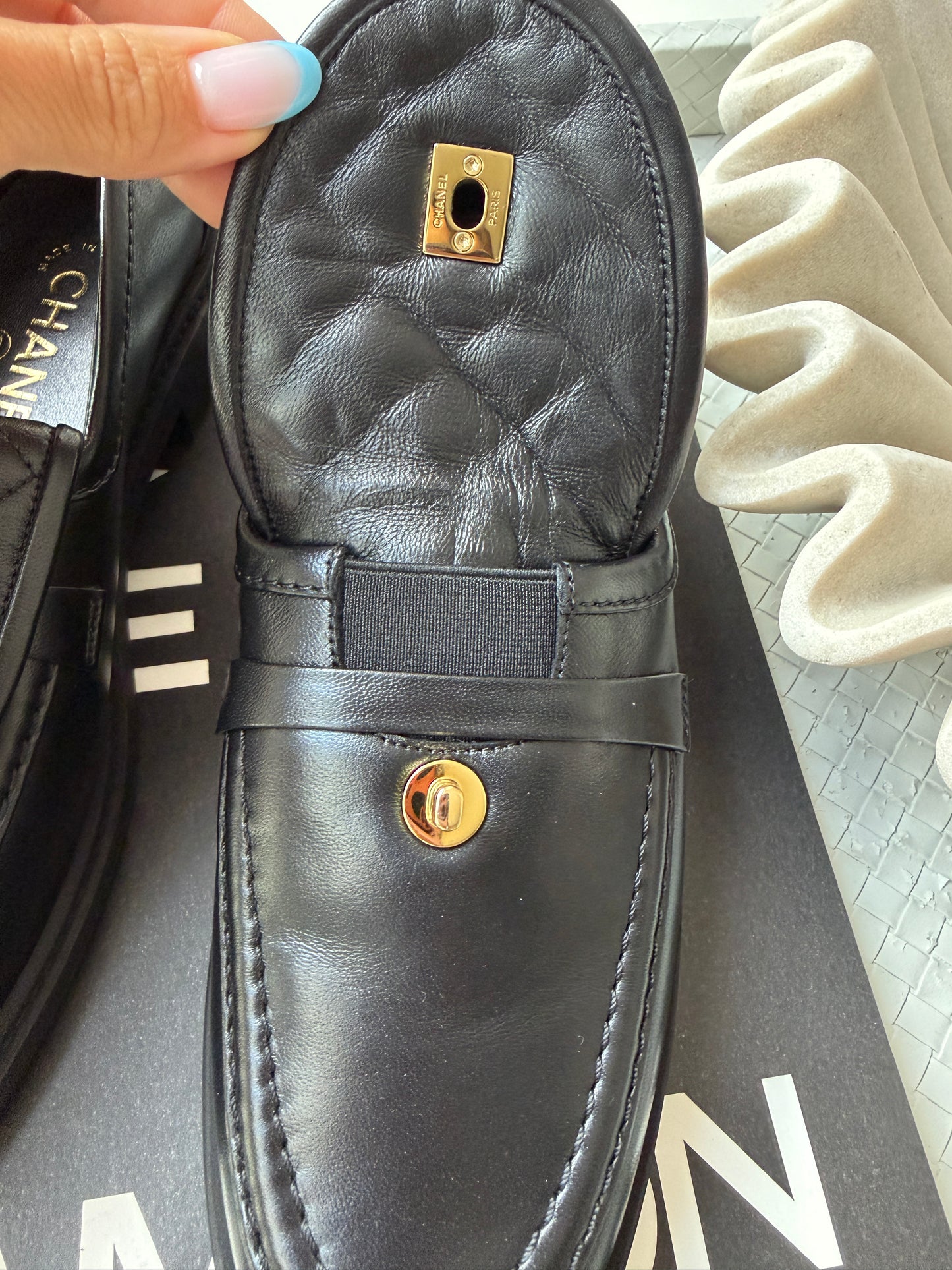 CHANEL BLACK LEATHER LOAFERS MOCCASINS OXFORD GOLD CC TURNLOCK LOGO QUILTED FLATS