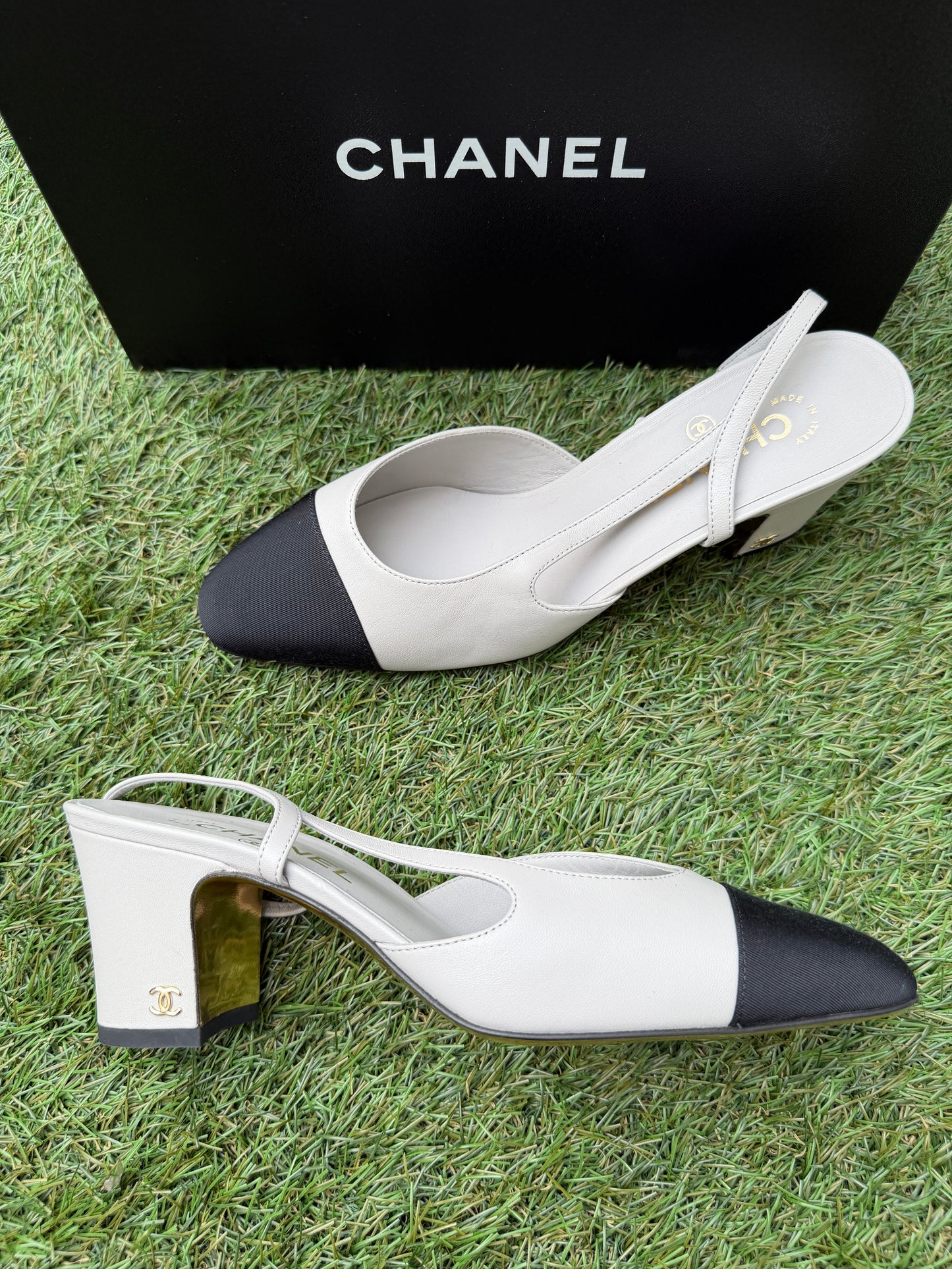 CHANEL CLASSIC LOGO LIGHT GRAY LEATHER SLINGBACK LOW HEEL SLINGBACKS CAP TOE