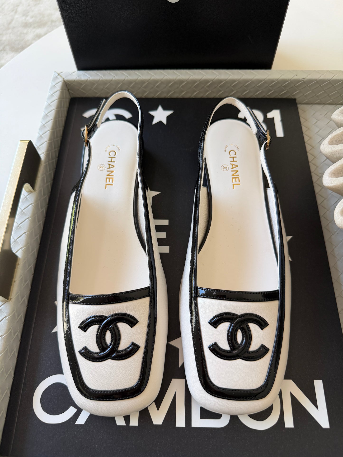 Chanel 26B White Black Blanc Noir Lambskin Patent Square Toe Bold CC Logo Slingback Flats Sling