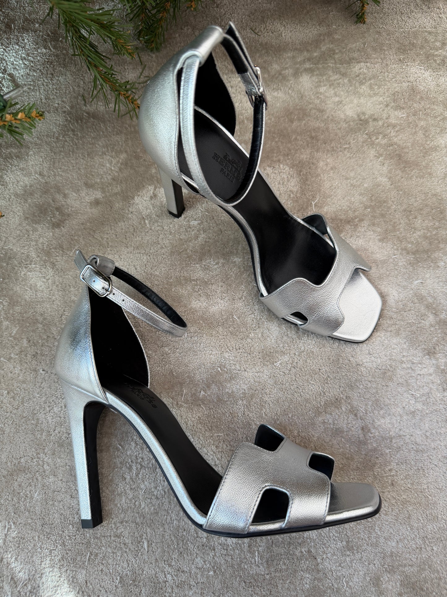 Hermes Joy 105 Gris Argente Metallic Silver Goatskin Leather Ankle Strap Sandal Heels