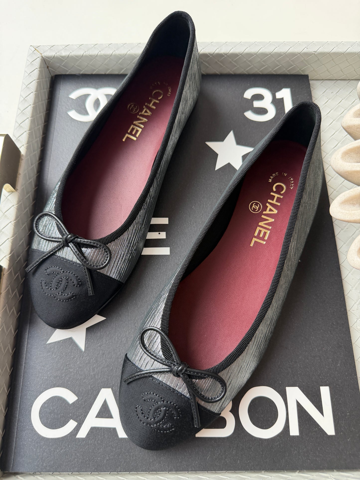 CHANEL SILVER BLACK GROSGRAIN CC LOGO CAP TOE 2026 BALLERINA BALLET FLATS