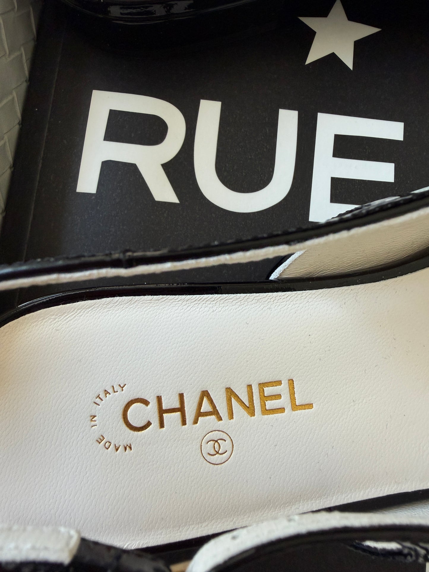 Chanel 26B White Black Blanc Noir Lambskin Patent Square Toe Bold CC Logo Slingback Flats Sling