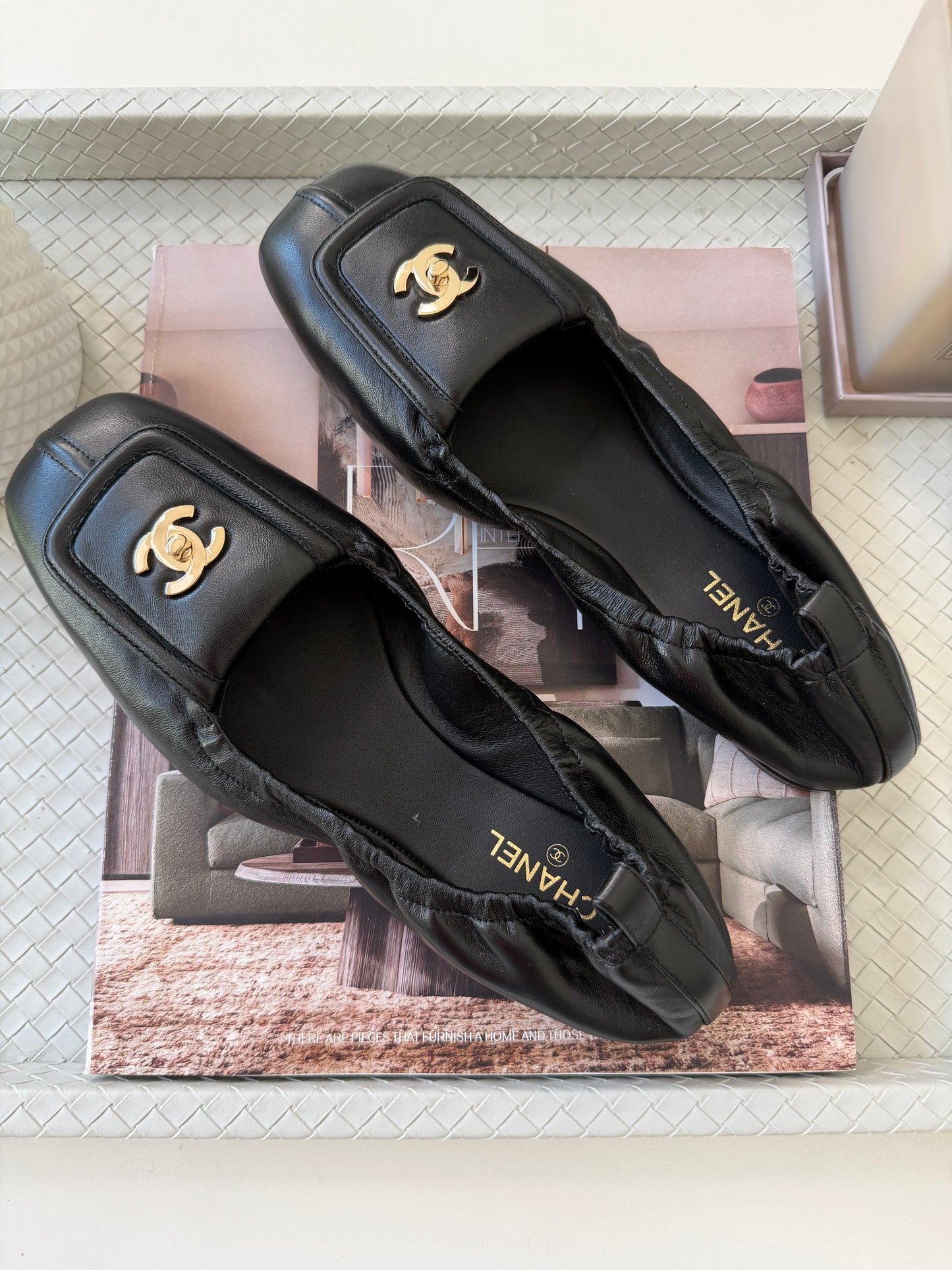 Chanel SS 26 Blazy Black Lambskin Square Toe CC Logo Turn-lock Crunchy Ballet Flats