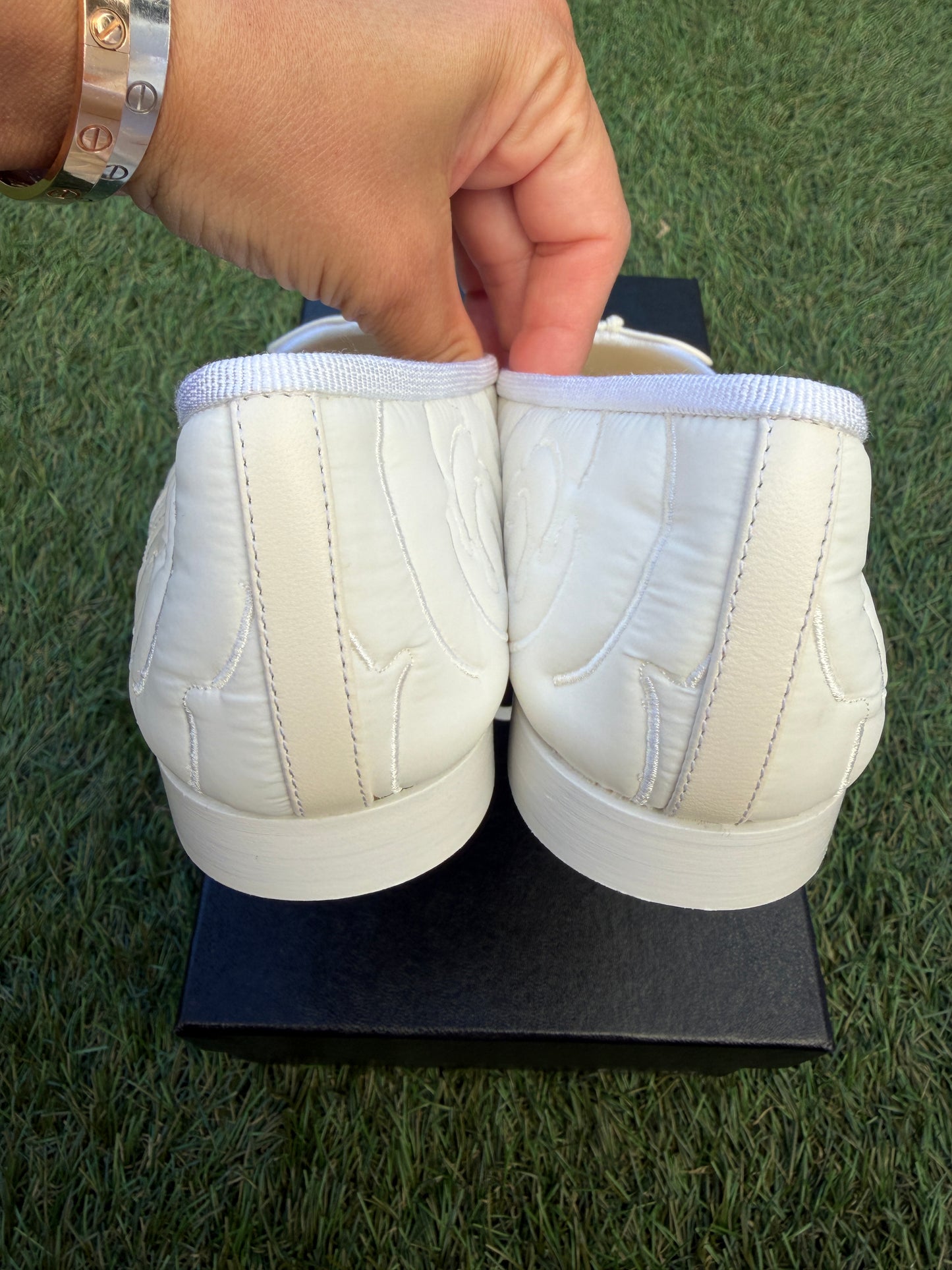 CHANEL WHITE LOGO CAMELLIA EMBOSSED EMBROIDERED FABRIC NYLON BALLET BALLERINA FLATS CAP TOE