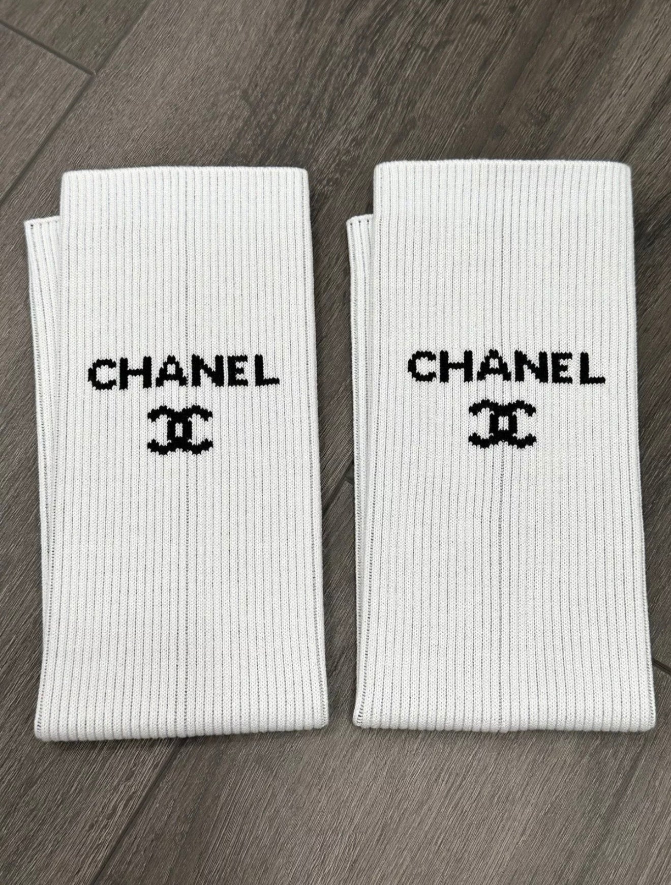 Chanel 24C WHITE LEG WARMERS FOR RUNWAY CC LOGO GAITERS STRETCHY RIB KNIT
