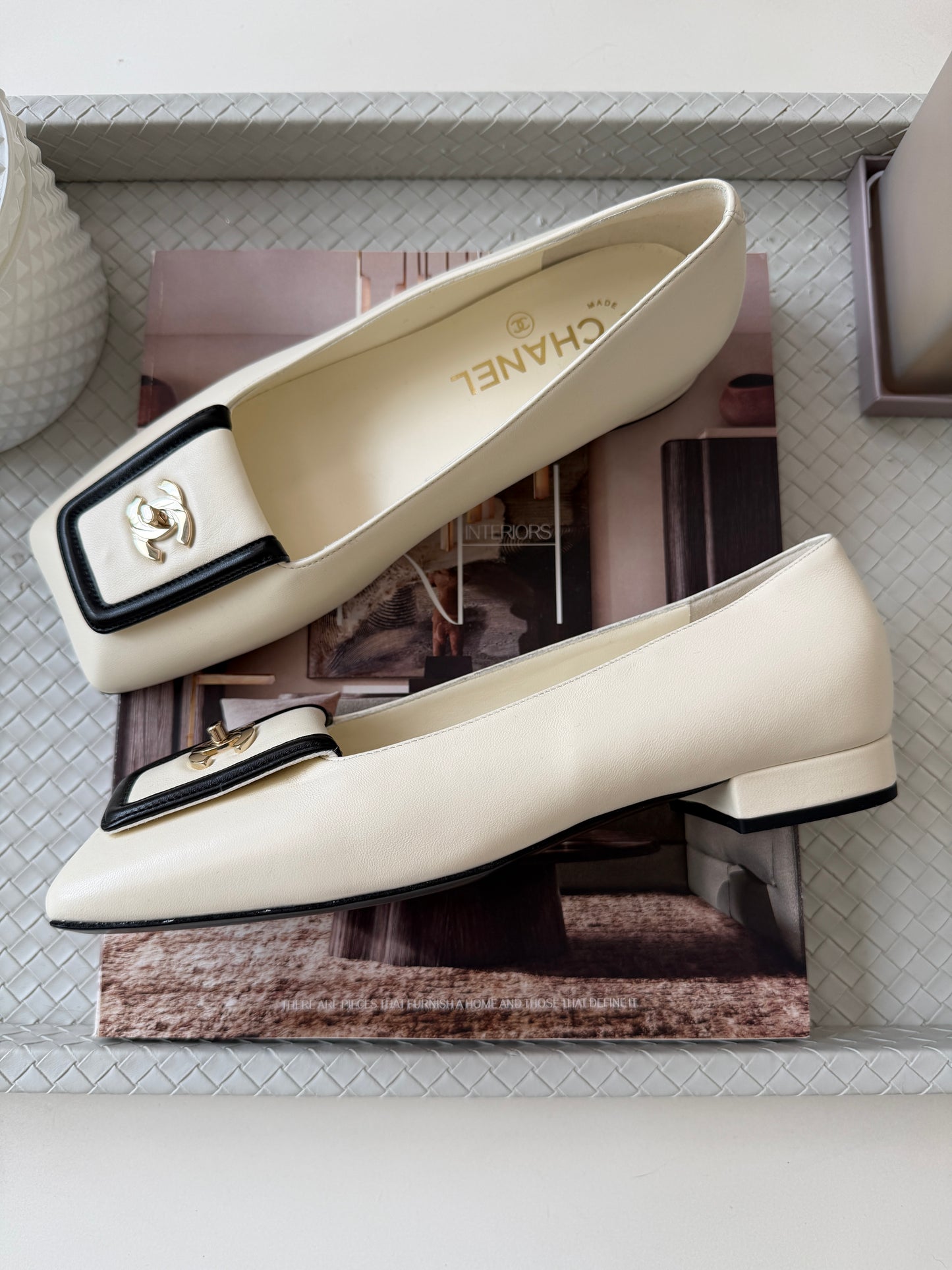 Chanel SS 26 Blazy Ivory Lambskin Square Toe CC Logo Turn-lock Ballet Flats