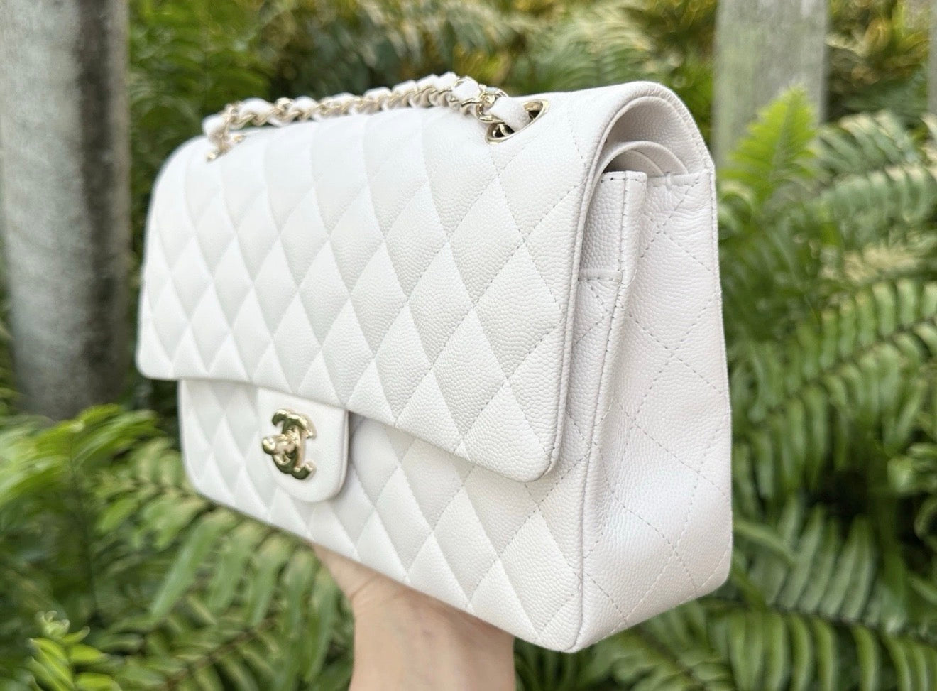 CHANEL WHITE CAVIAR LEATHER MEDIUM CLASSIC DOUBLE FLAP BAG LIGHT GOLD HARDWARE