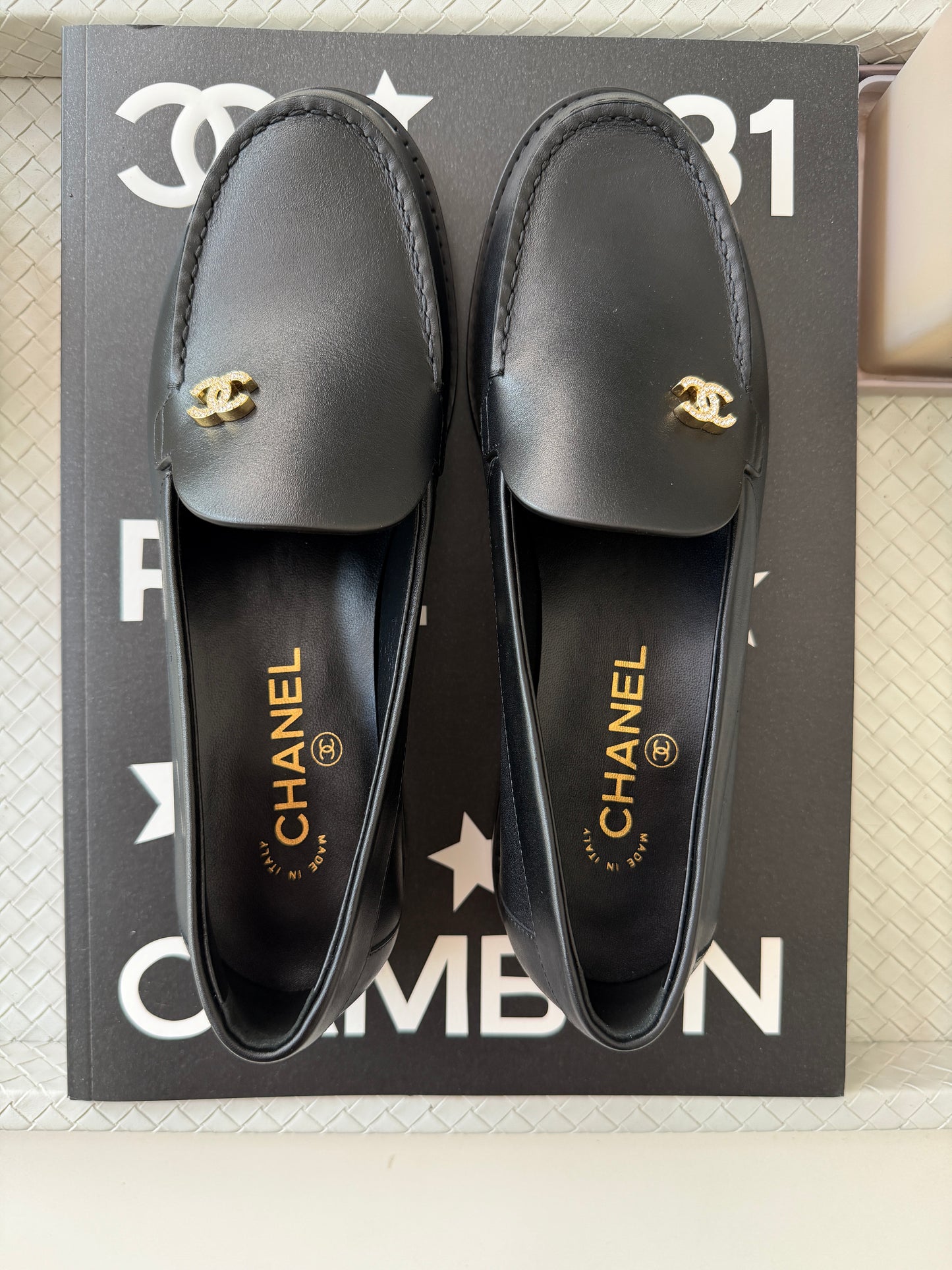 Chanel Metiers D’art 26 Strass CC Logo Black Leather Oxford Loafers Flats Shoes Moccasins