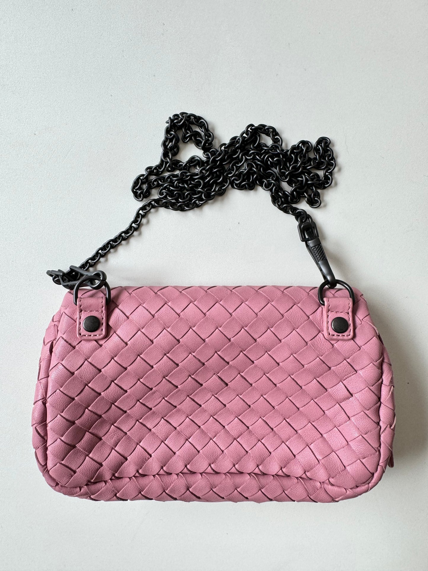 BOTTEGA VENETA INTRECCIATO MINI LEATHER CROSS-BODY BAG IN DUSTY PINK PRE-OWNED