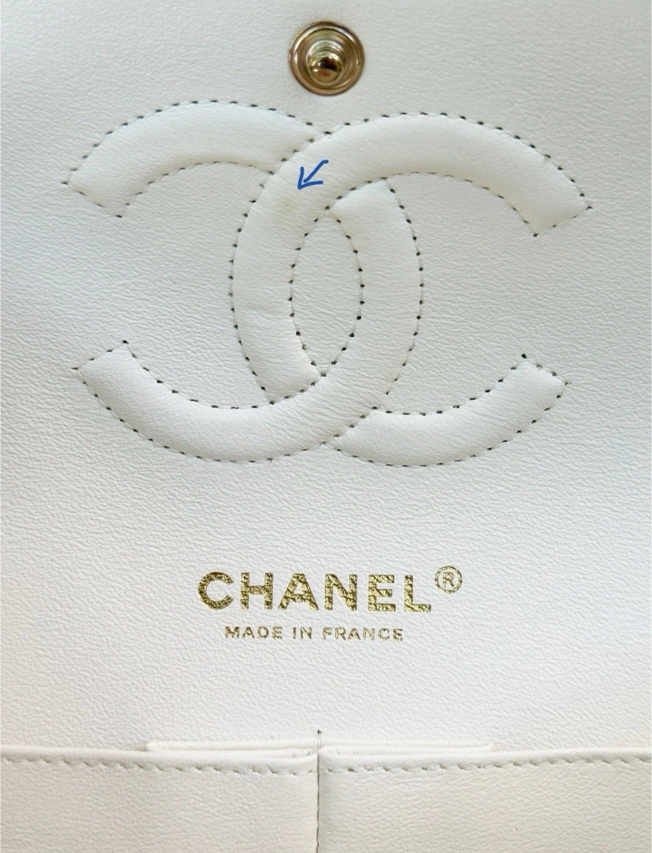 CHANEL WHITE CAVIAR LEATHER MEDIUM CLASSIC DOUBLE FLAP BAG LIGHT GOLD HARDWARE