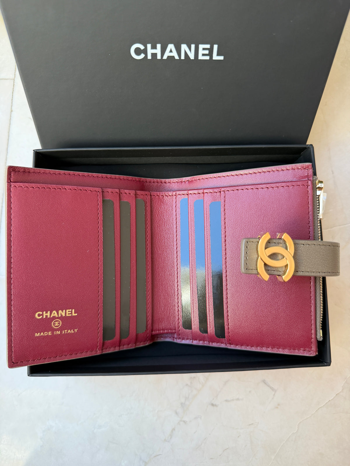 Chanel Metier’s d’Art 26A Bifold Dark Khaki Fonce Chèvre Leather Gold CC Logo Small Wallet Card Holder