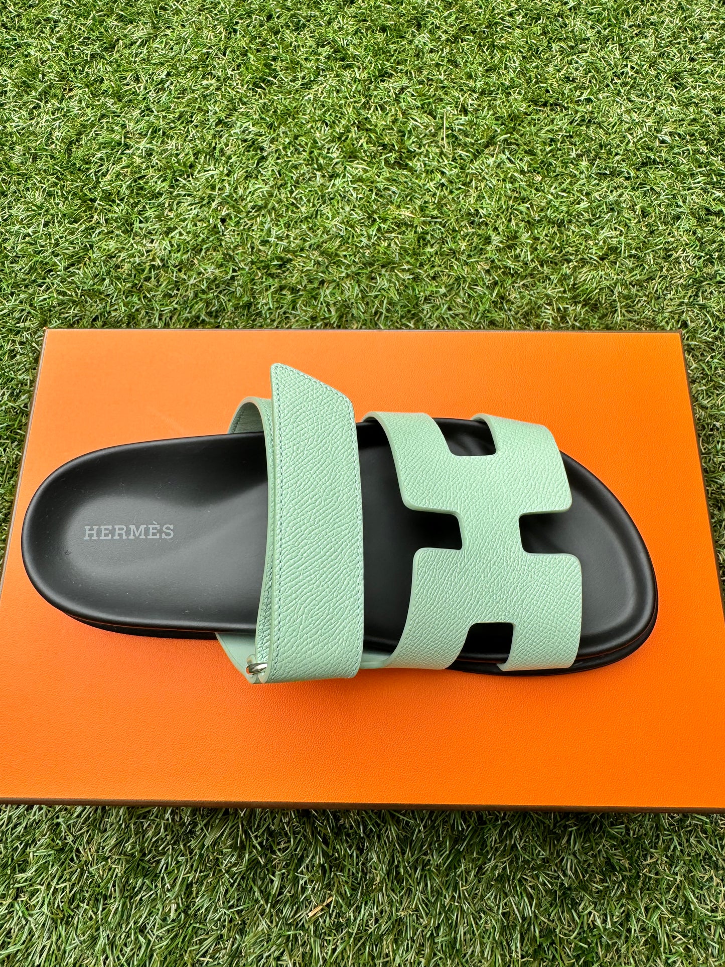 HERMES H CHYPRE GREEN VERT JADE EPSOM LEATHER SANDALS SHOES FLAT SLIDES