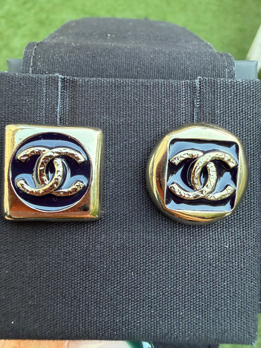 2026 C CHANEL RUNWAY SQUARE ROUND CC LOGO BLUE ENAMEL GOLD TONE EARRINGS STUDS