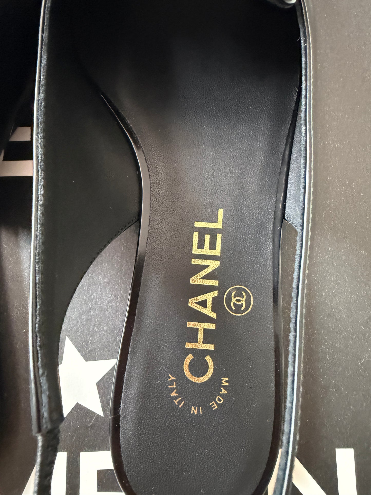 CHANEL F/W 2026 BLACK SHINY CALFSKIN LEATHER SLINGBACK LOAFER SHOES GOLD CC LOGO BLAZY